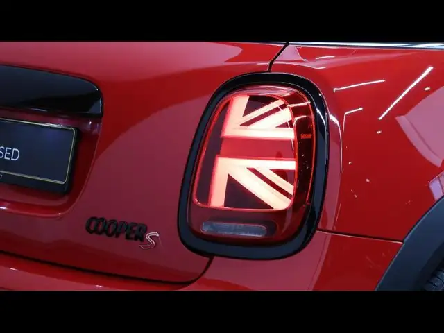 Mini Hatch view 10