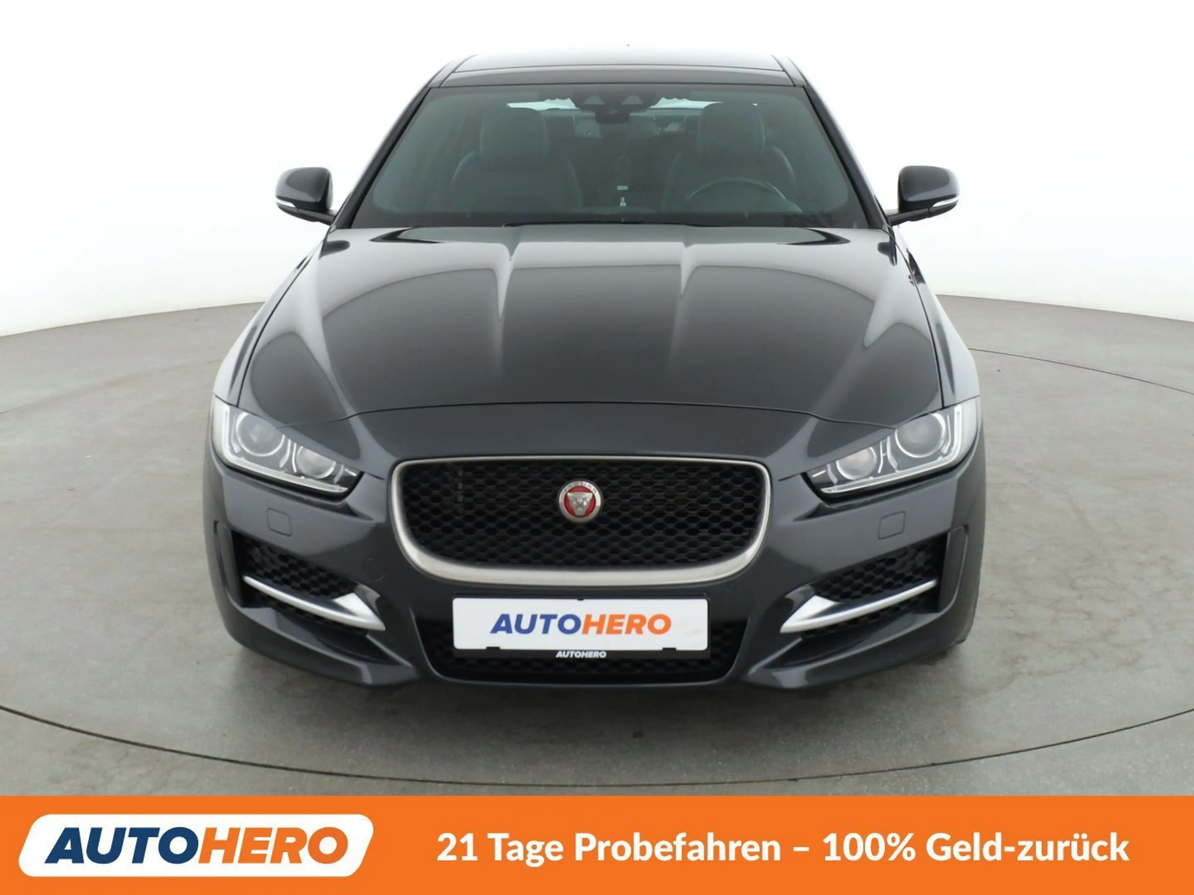 Jaguar XE 25t R-Sport Aut.*NAVI*CAM*PDC*SHZ*XENON*TEMPO* — photo 9