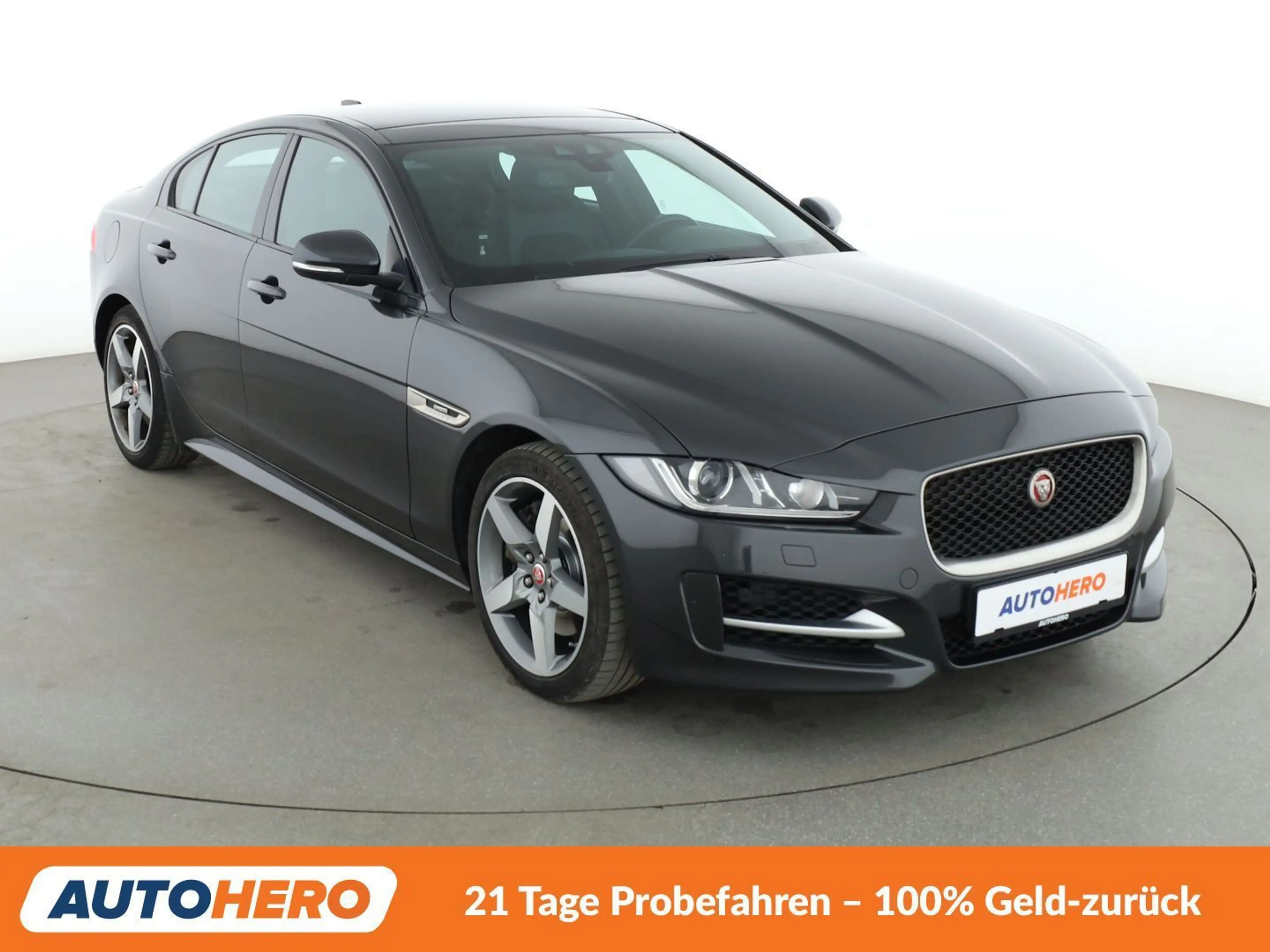 Jaguar XE 25t R-Sport Aut.*NAVI*CAM*PDC*SHZ*XENON*TEMPO* — photo 8
