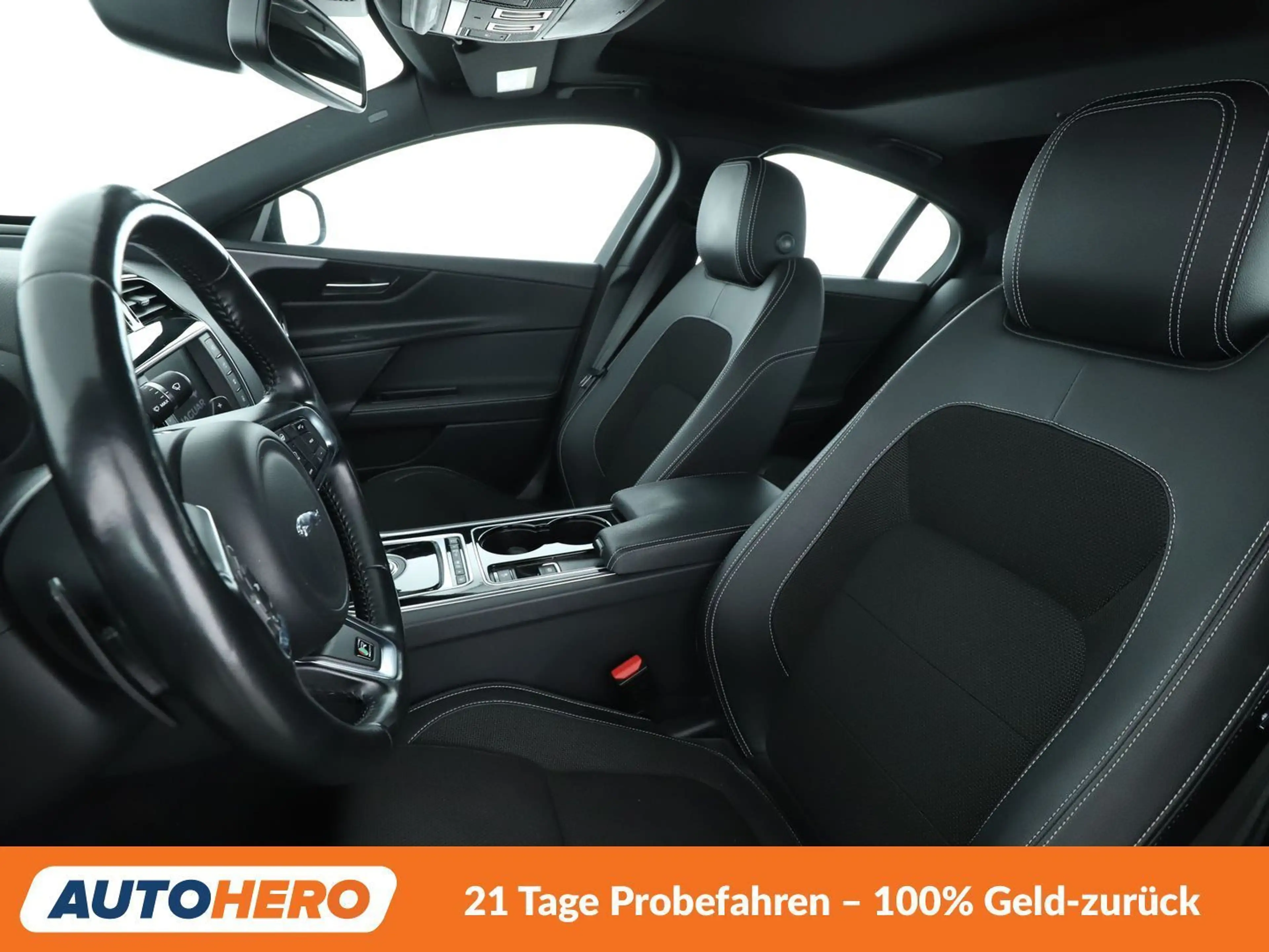 Jaguar XE 25t R-Sport Aut.*NAVI*CAM*PDC*SHZ*XENON*TEMPO* — photo 10
