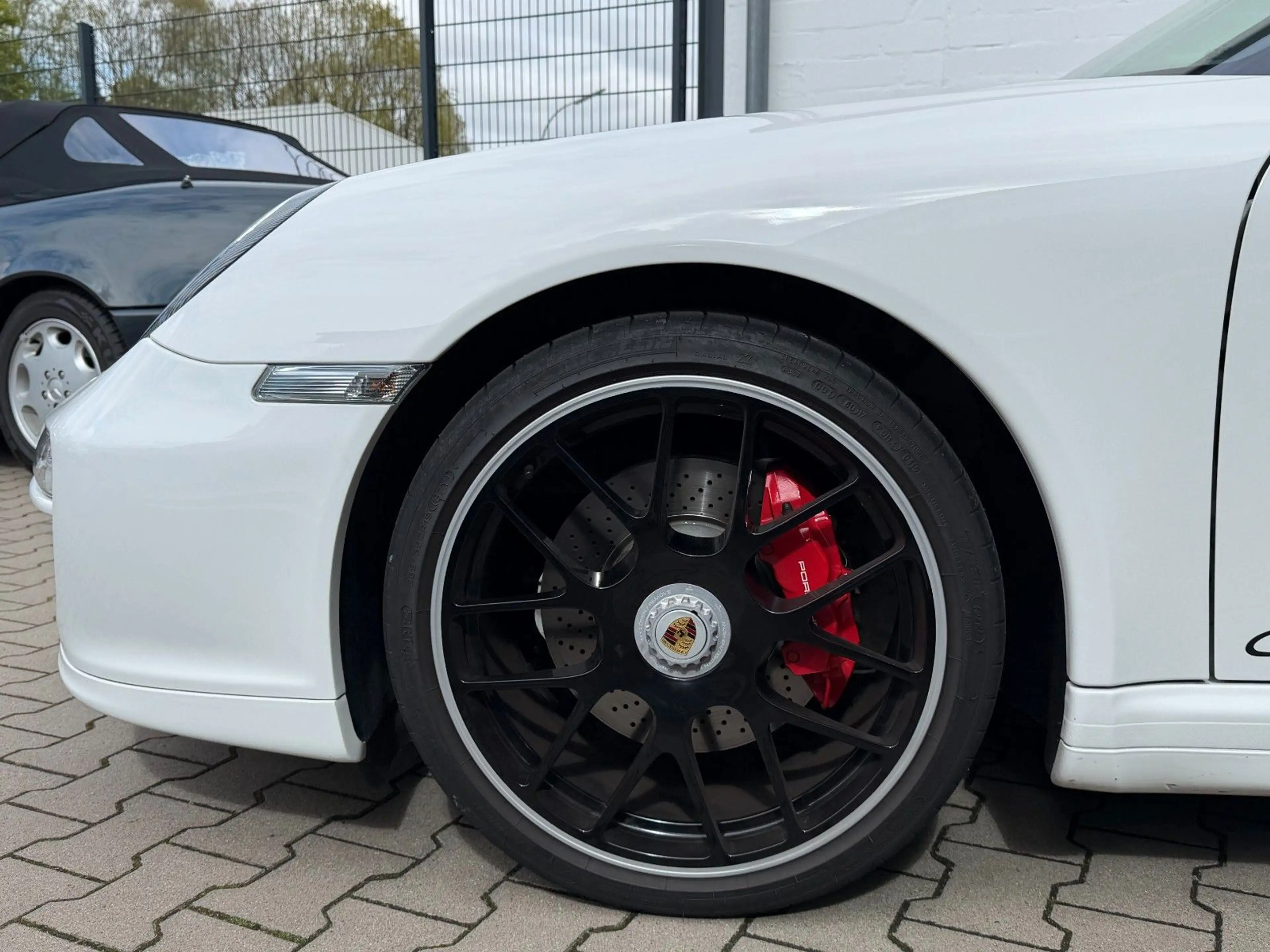 Porsche 997 MK II 911 Carrera 4 GTS Cabriolet Individual — photo 6