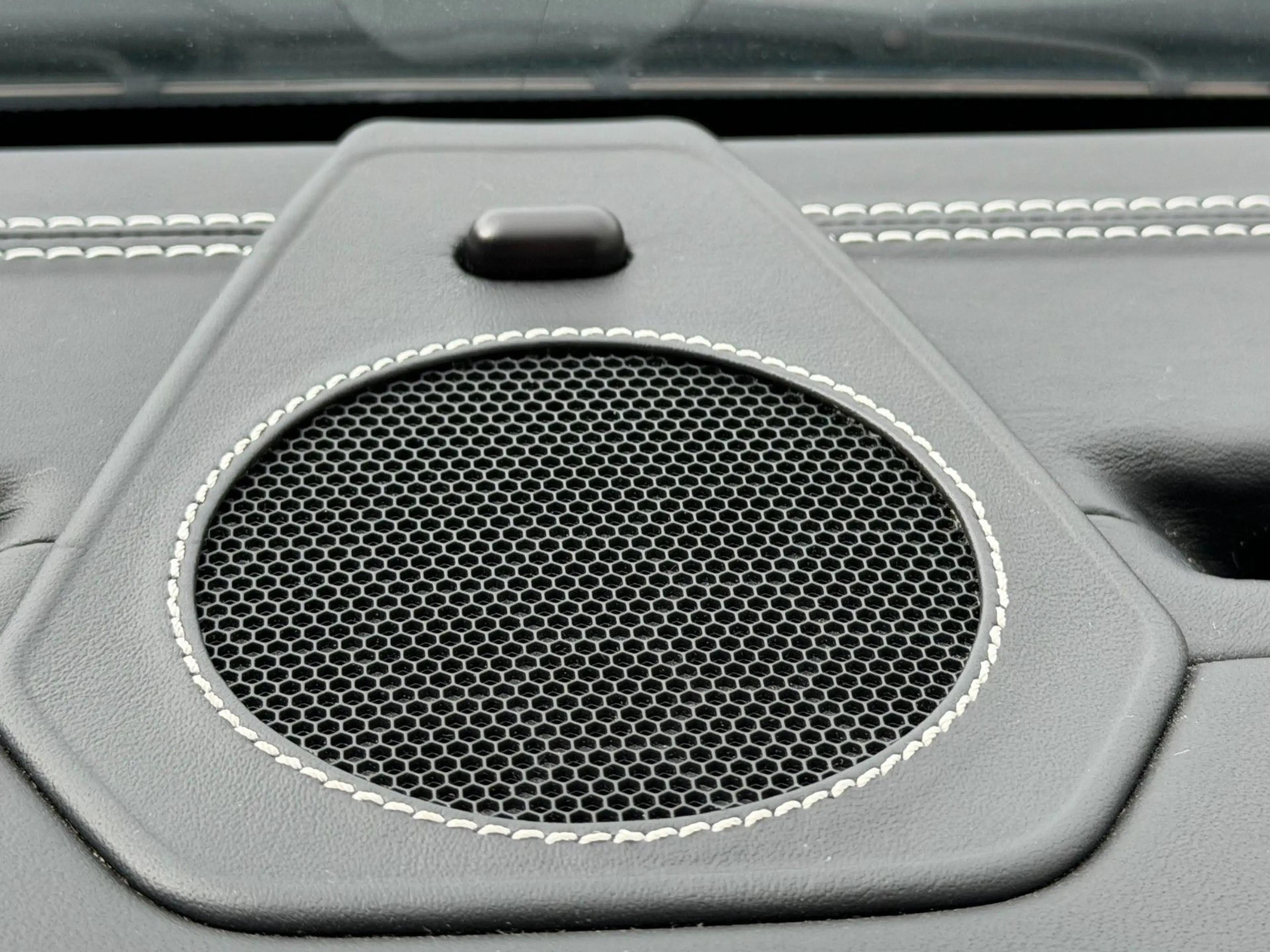Porsche 997 MK II 911 Carrera 4 GTS Cabriolet Individual — photo 37