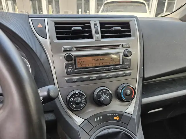 Toyota Verso-S view 11