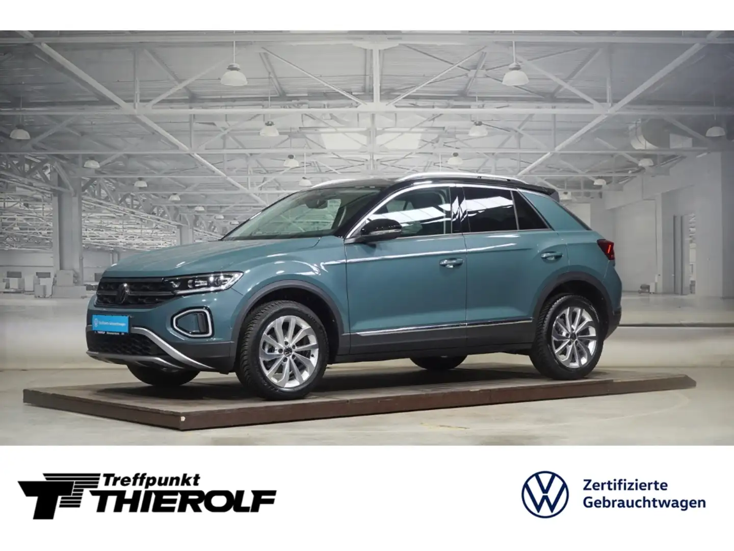 Volkswagen T-Roc Style 1.5 TSI AHK NAVI LED ACC 17-Zoll Blau - 1