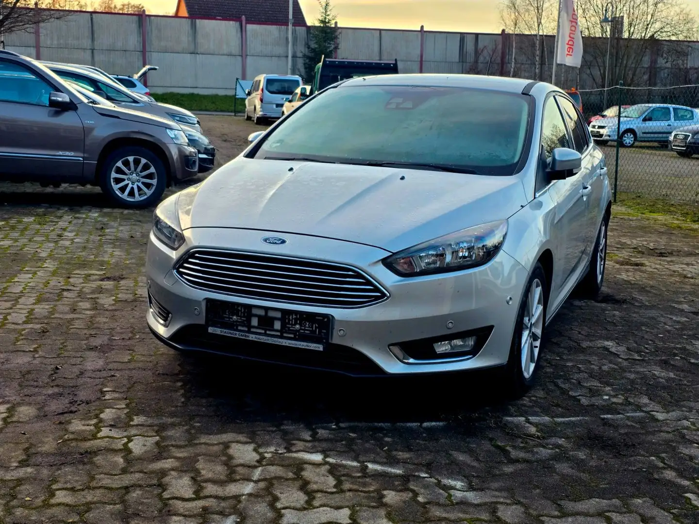 Ford Focus Lim. Titanium Zilver - 1