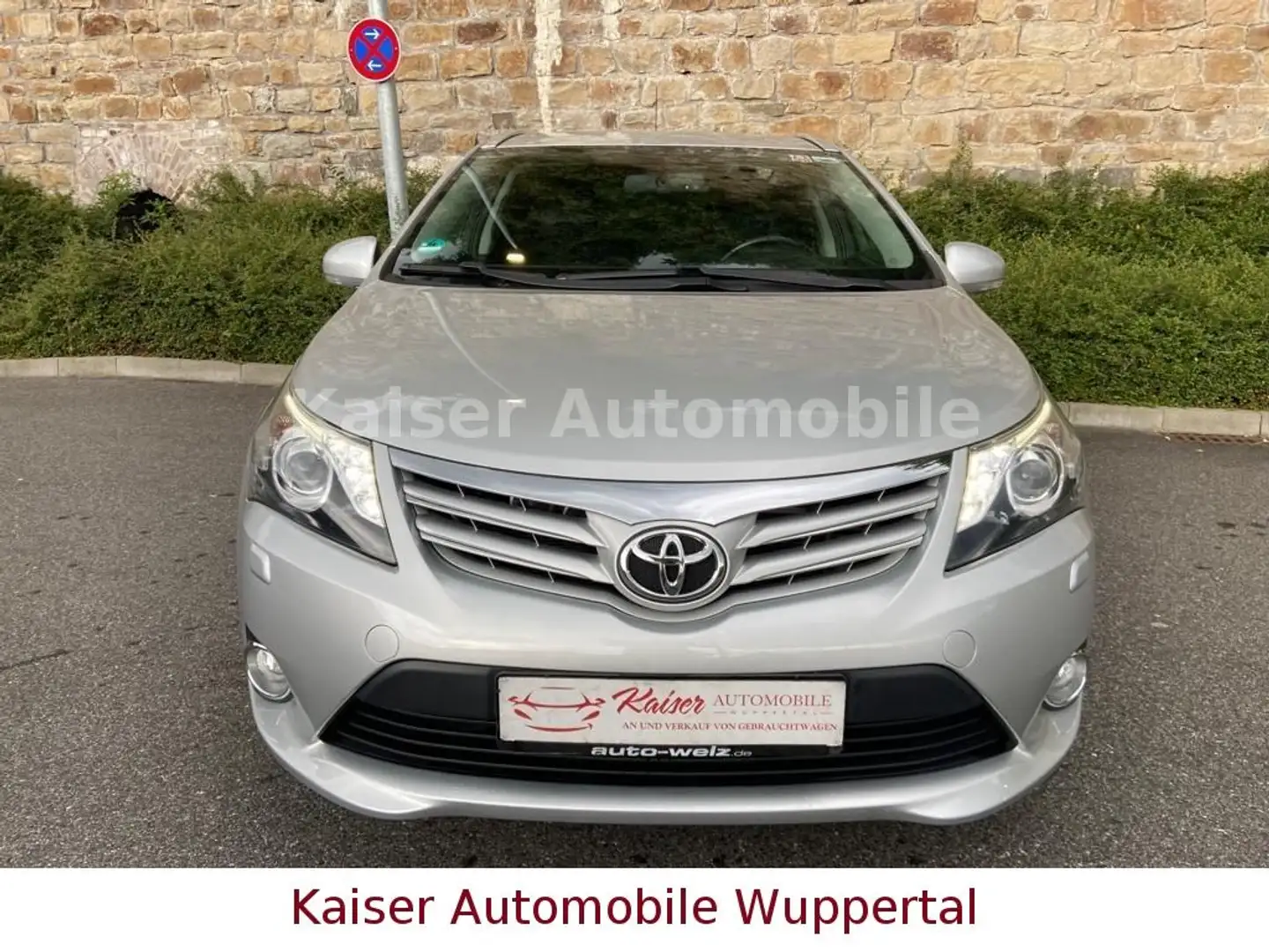 Toyota Avensis Kombi*1.Hand*Klima*Xenon*Tempomat*Kamera Silber - 2