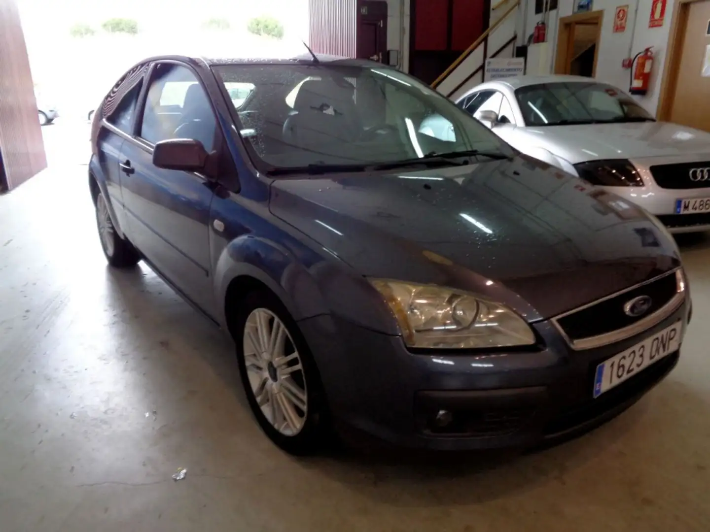 Ford Focus Sedán 2.0TDCi Ghia Azul - 2