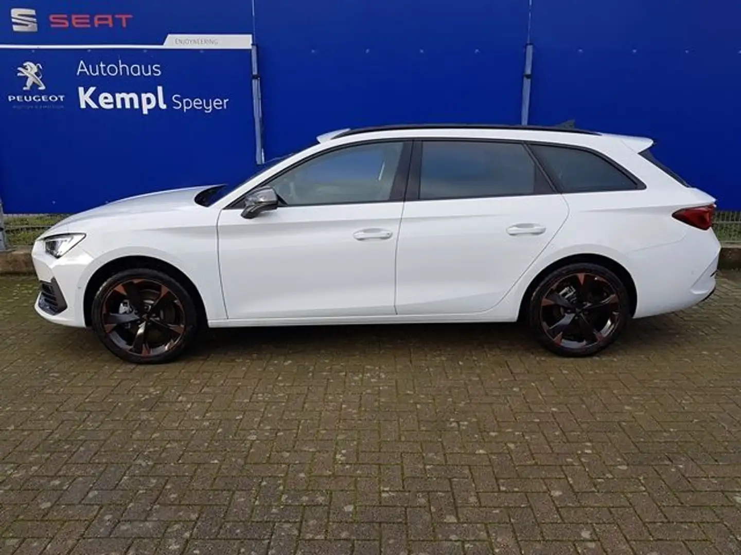 CUPRA Leon Sportstourer 1.5 eTSI DSG Weiß - 2