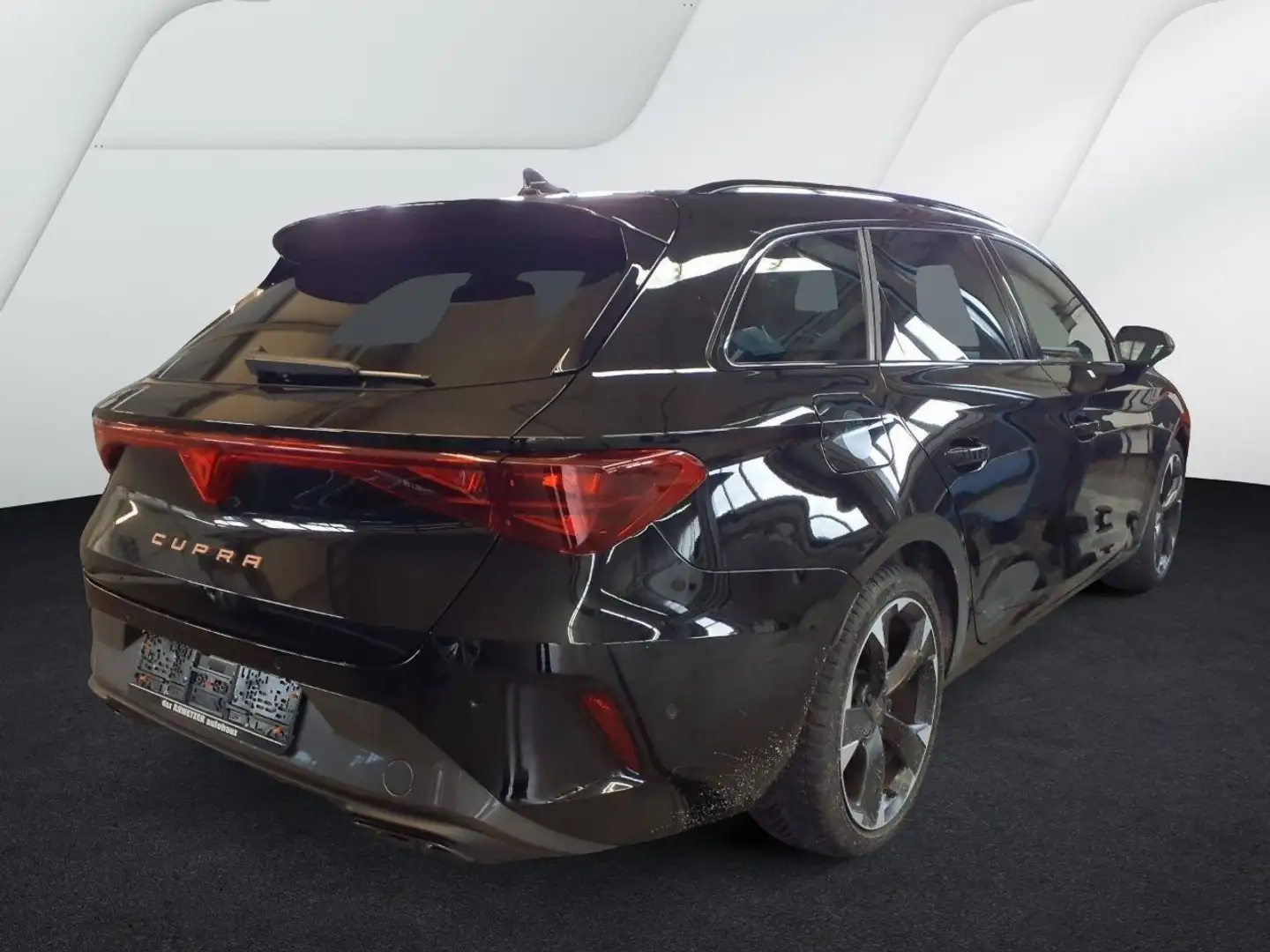 CUPRA Leon Sportstourer 1.5 eTSI Edge Navi SHZ ACC Schwarz - 2