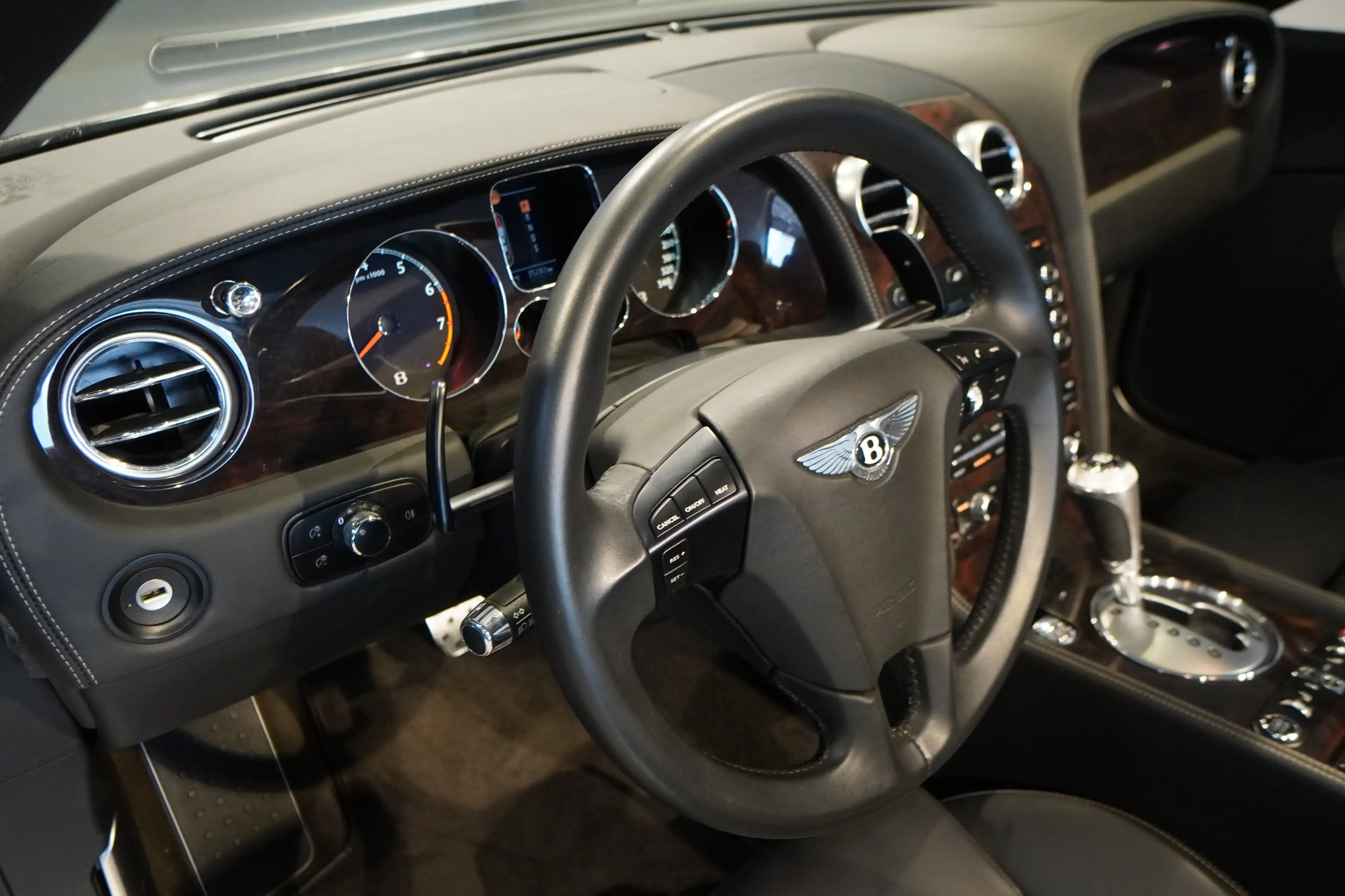 Bentley Continental GTC Continental GTC W12*BRD*ufrei*erst 44tkm*top gepfl — photo 6