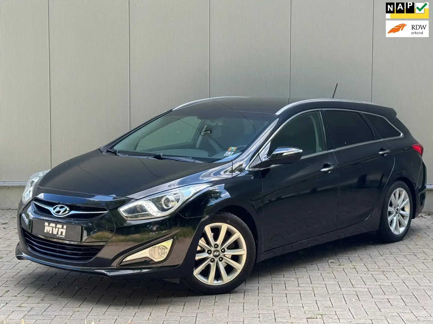 Hyundai i40 Wagon 1.6 GDI Blue Business Edition - Airco - Crui Black - 1