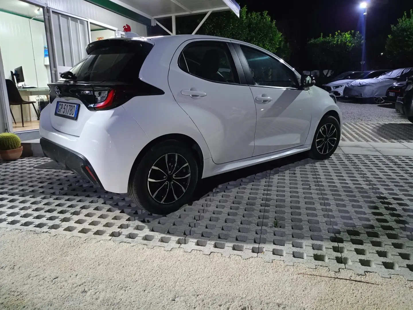 Toyota Yaris Yaris 1.5 ibrida Wit - 2