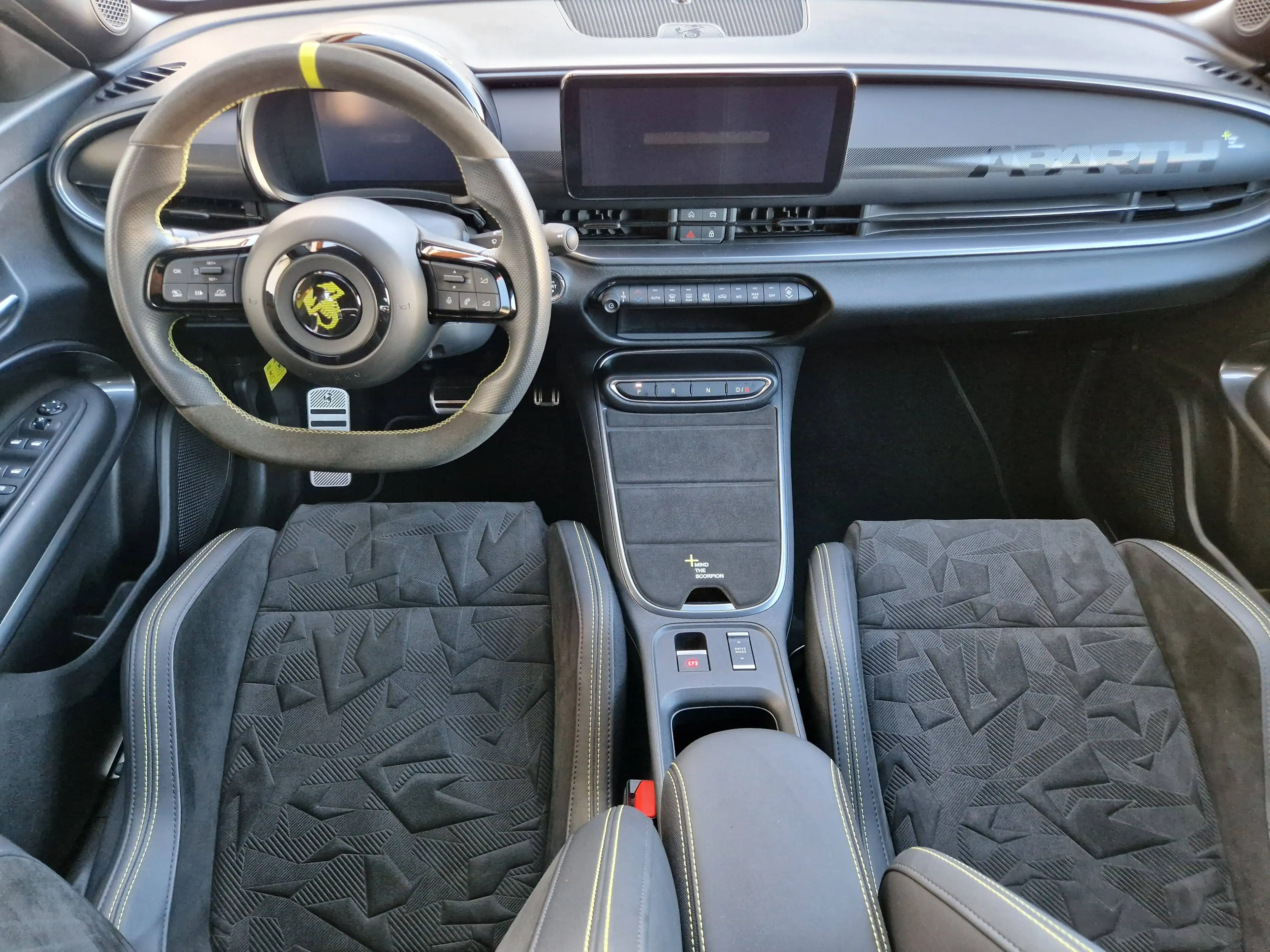 Abarth 600e *54KWH*SCORPIONISSIMA*SOUNDPAKET* — photo 13