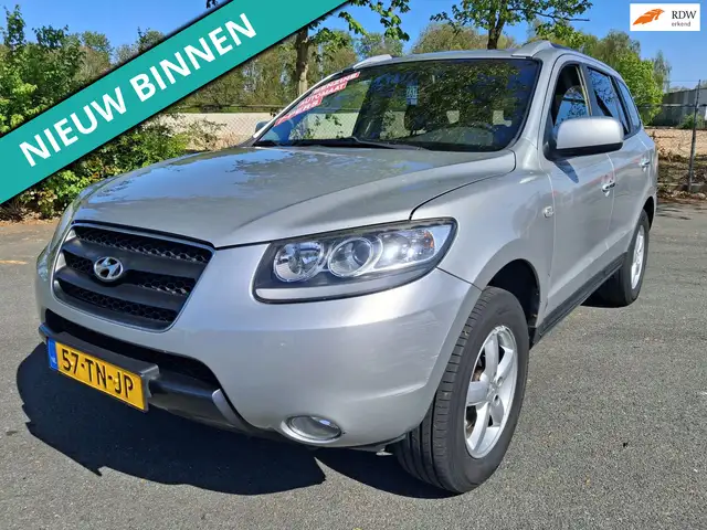 Hyundai SANTA FE 2.7i V6 4WD Style 7p. NETTE AUTO RIJDT EN SCHAKELT