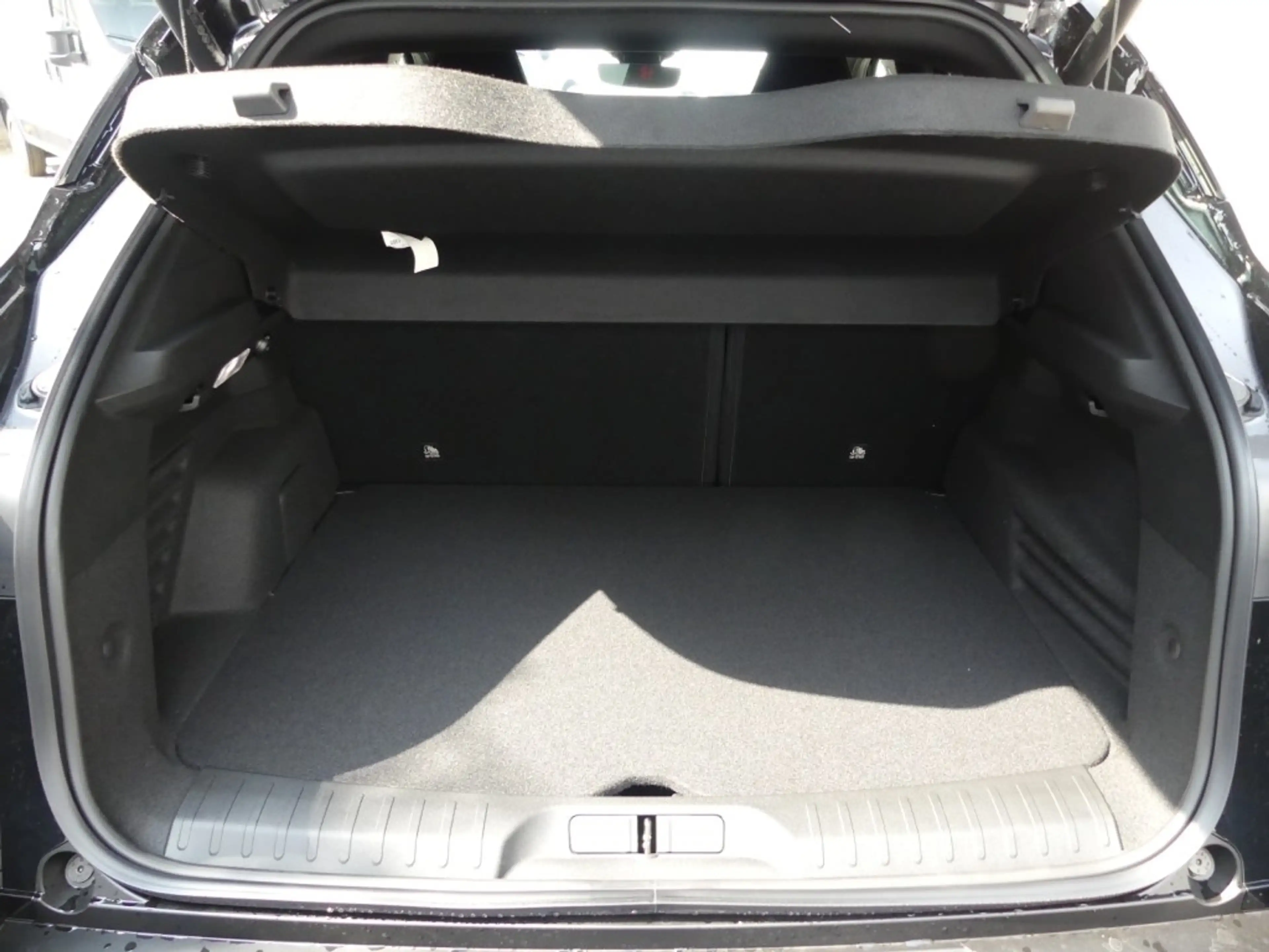 Alfa Romeo Junior IBRIDA Q4 1.2 VGT 145PS DCT6 SPORT SABELT — photo 13
