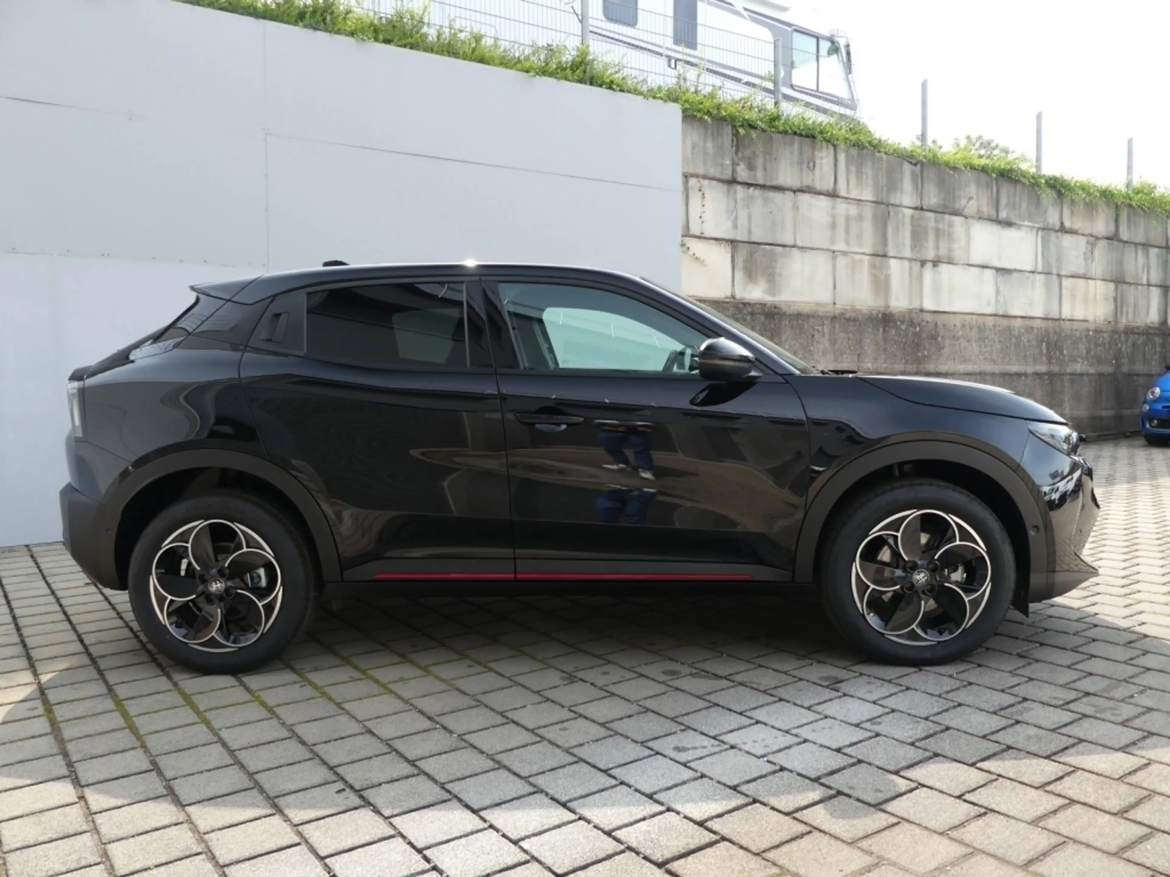 Alfa Romeo Junior IBRIDA Q4 1.2 VGT 145PS DCT6 SPORT SABELT — photo 2