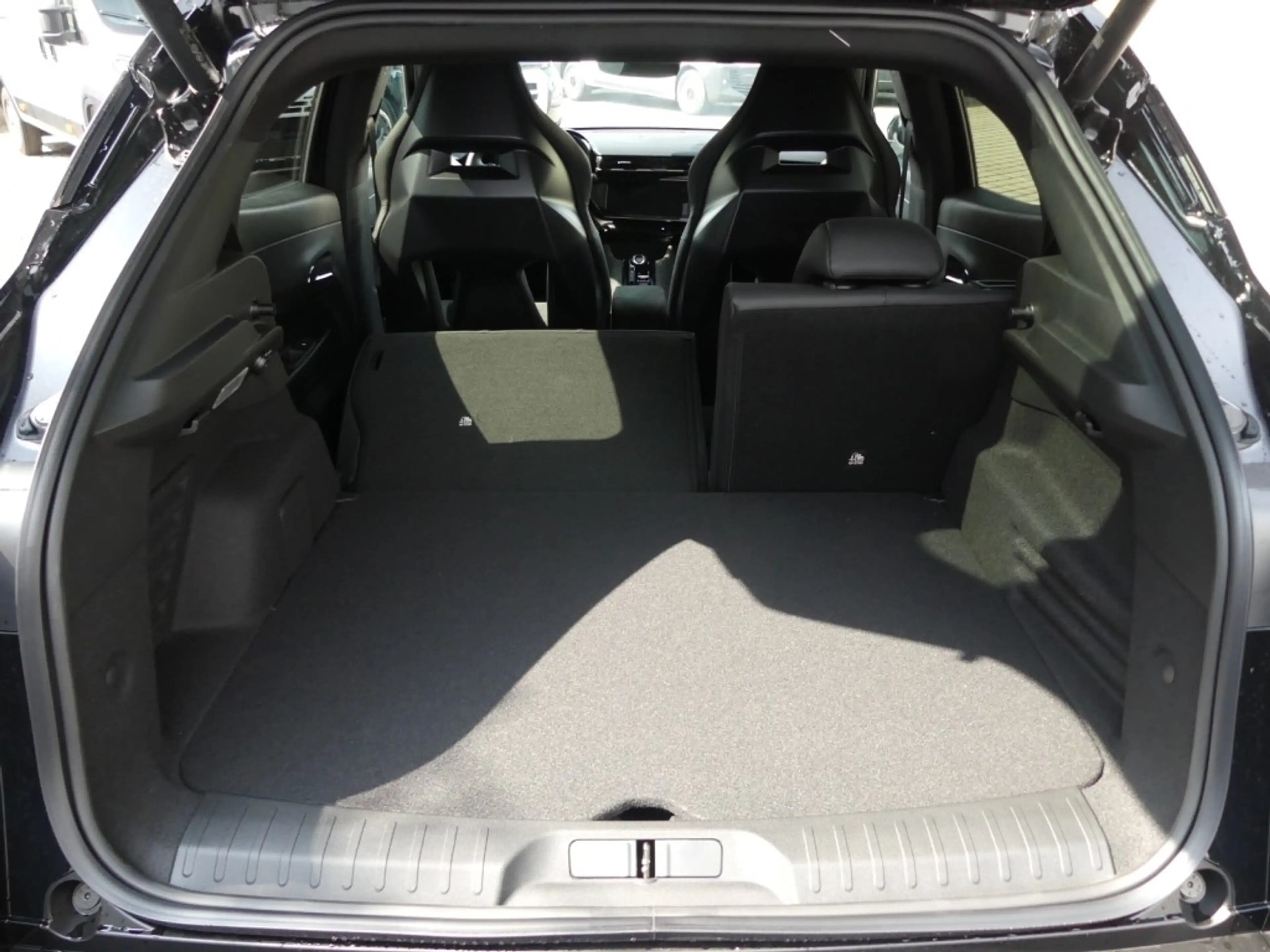 Alfa Romeo Junior IBRIDA Q4 1.2 VGT 145PS DCT6 SPORT SABELT — photo 15