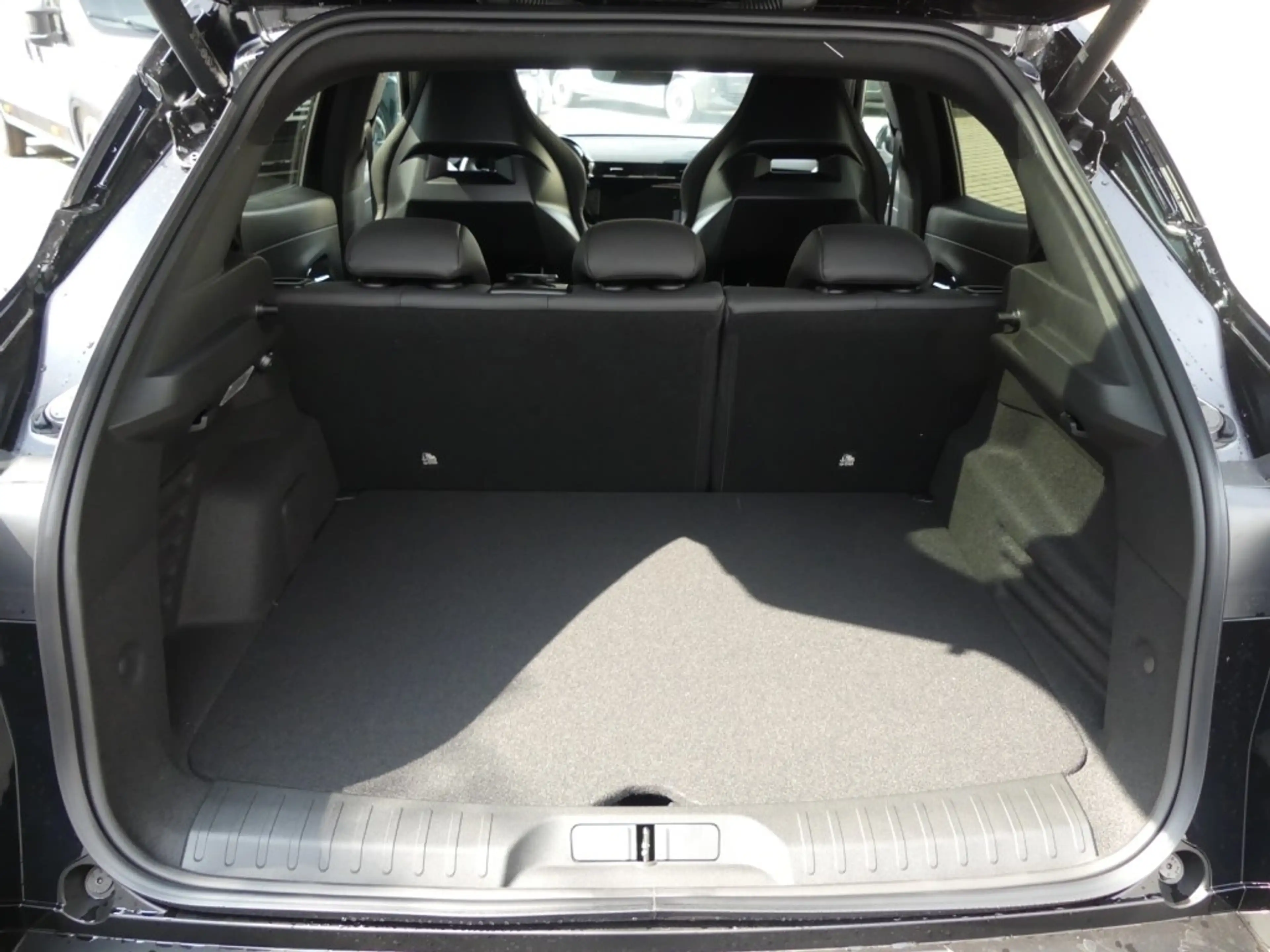 Alfa Romeo Junior IBRIDA Q4 1.2 VGT 145PS DCT6 SPORT SABELT — photo 14