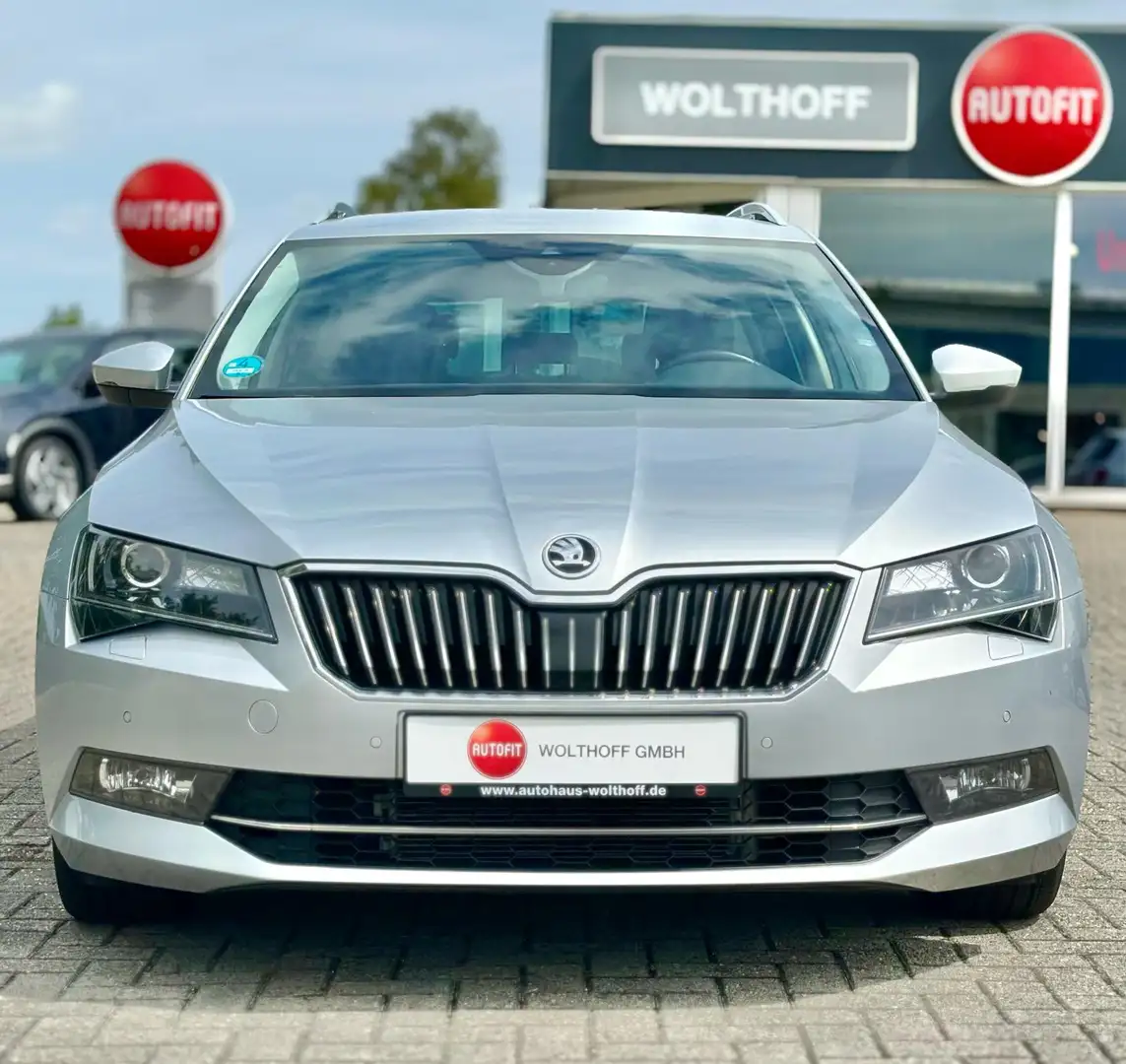 Skoda Superb Combi 2.0 TDI EU6d-T Style Silber - 2