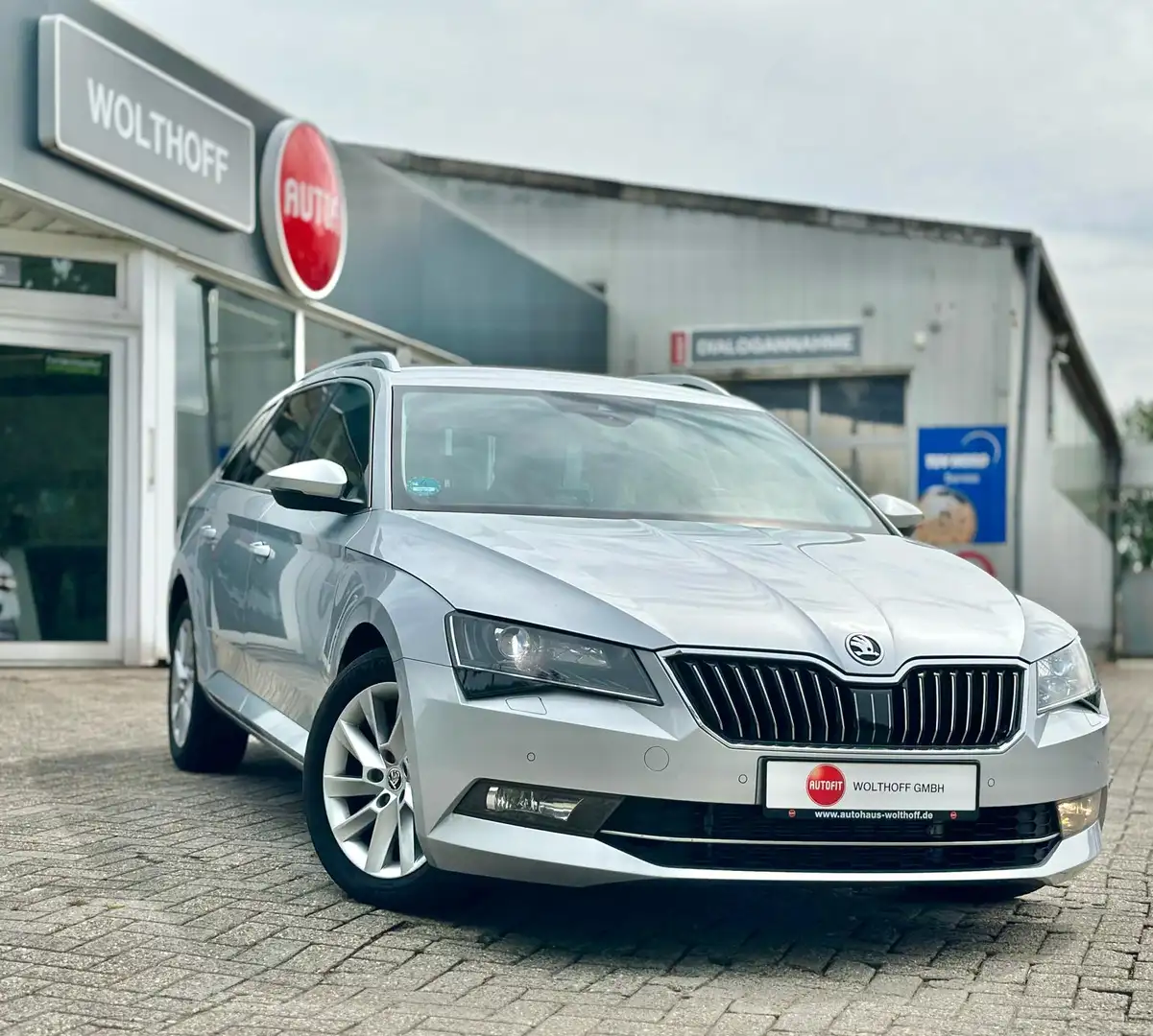 Skoda Superb Combi 2.0 TDI EU6d-T Style Silber - 1