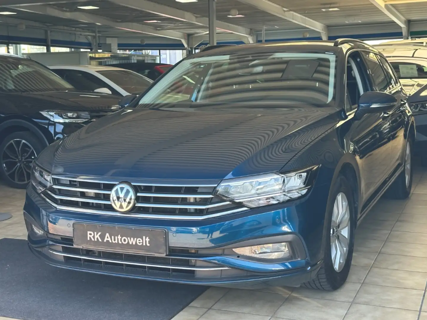 Volkswagen Passat Variant 1.5 TSI DSG  Business NAVI AHK-klappbar LED Kurven Kék - 2