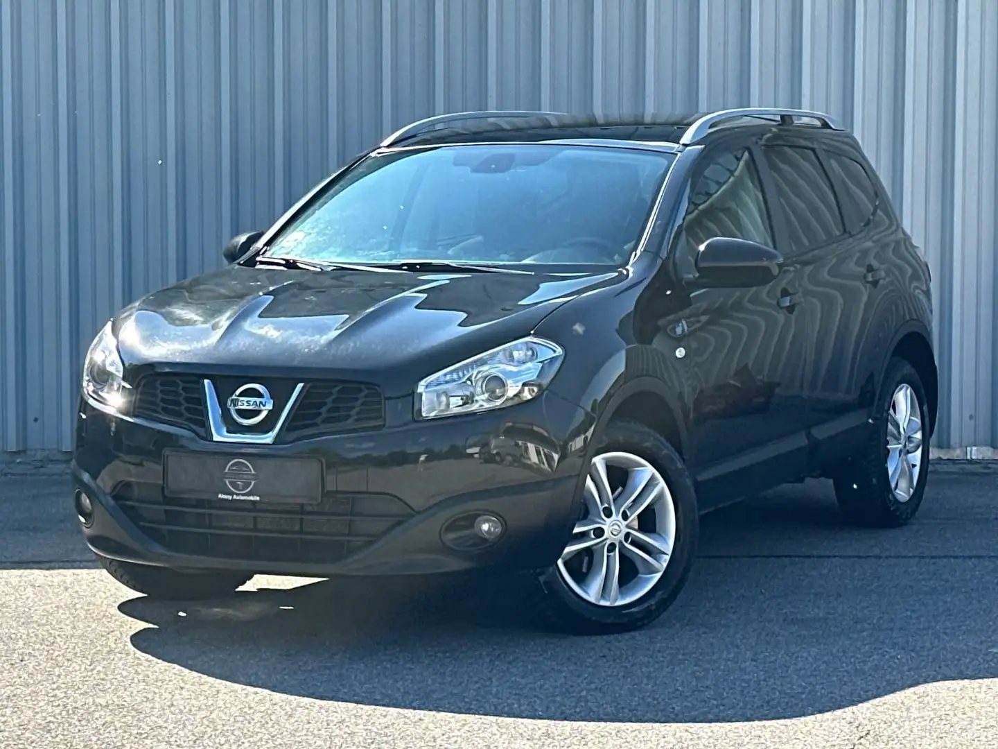 Nissan Qashqai+2 2.0 141PS*7-SITZER*PANO*NAVI*KLIMA*CAM crna - 1