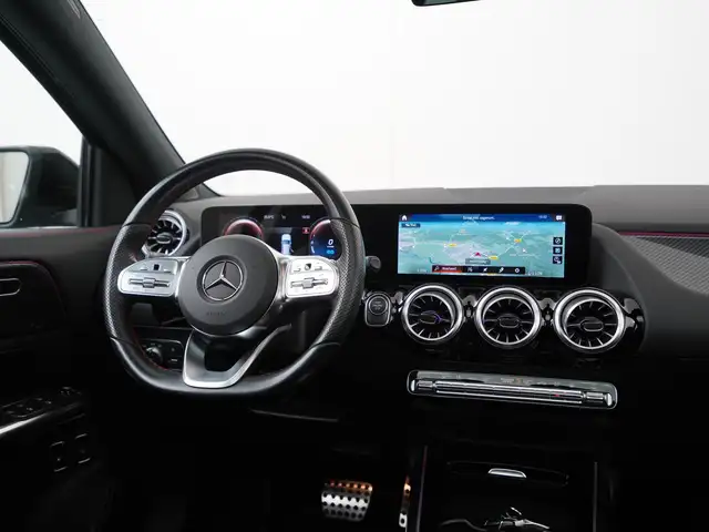Mercedes-Benz Gla view 6