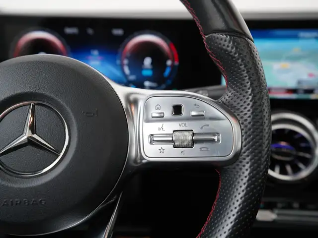 Mercedes-Benz Gla view 10