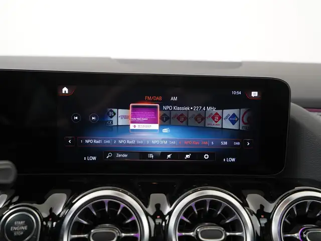 Mercedes-Benz Gla view 14