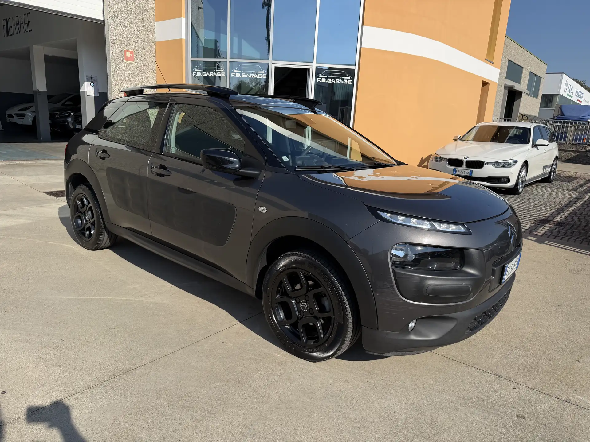 시트로엥 C4 Cactus 2017 건메탈 사진 7