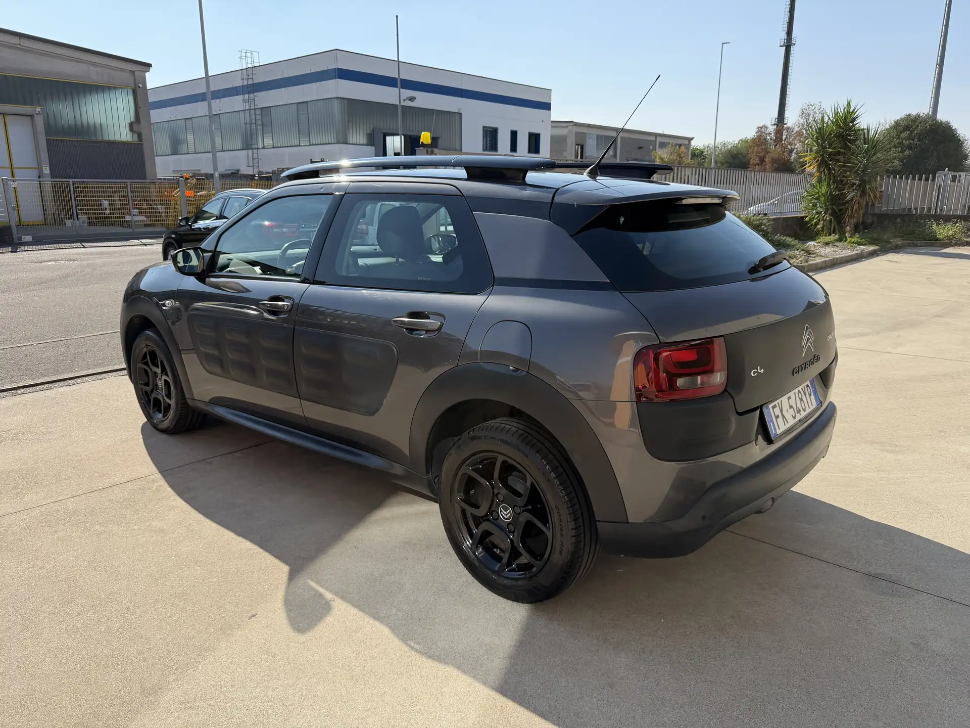 시트로엥 C4 Cactus 2017 건메탈 사진 4