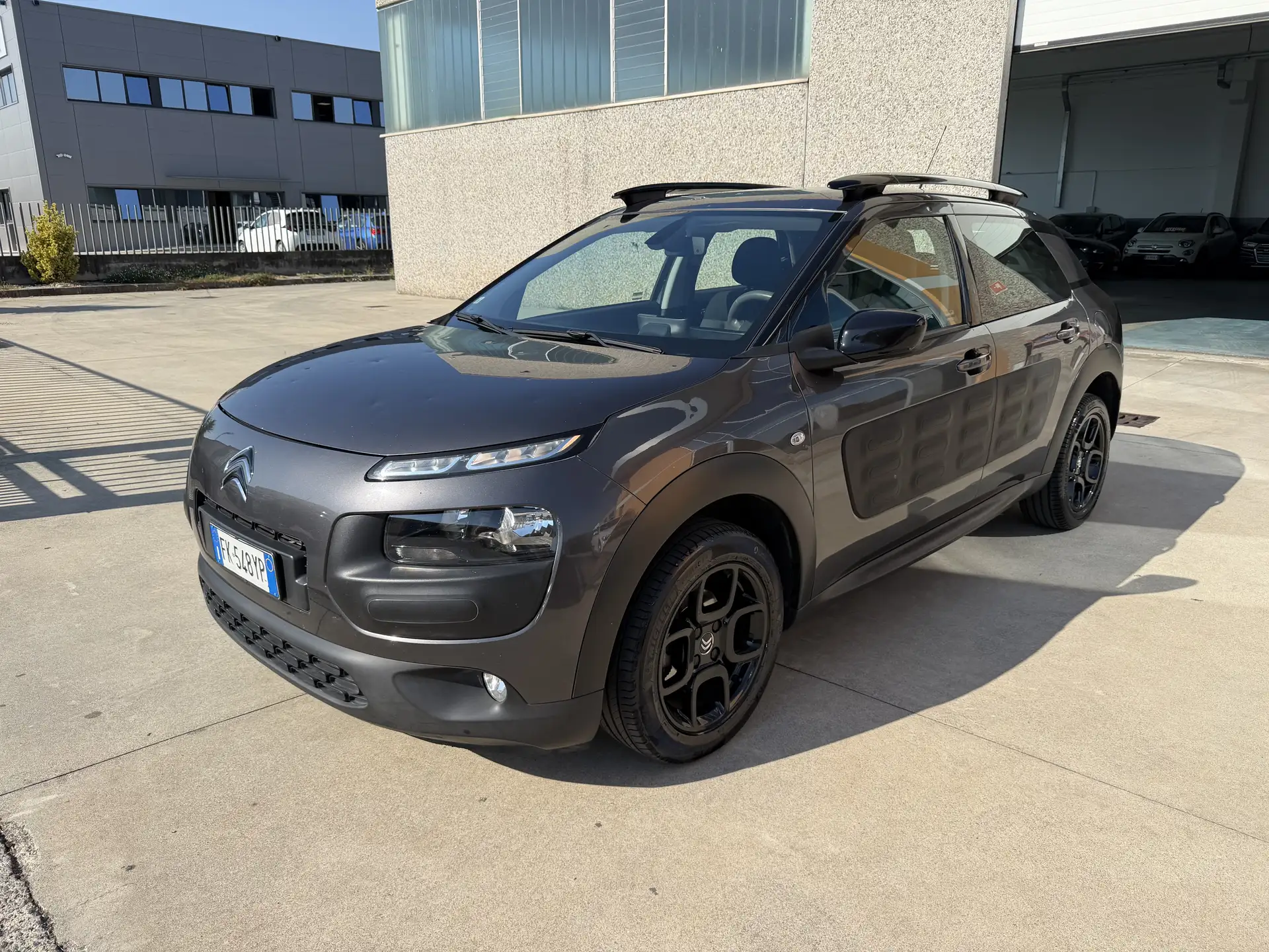 시트로엥 C4 Cactus 2017 건메탈 사진 3