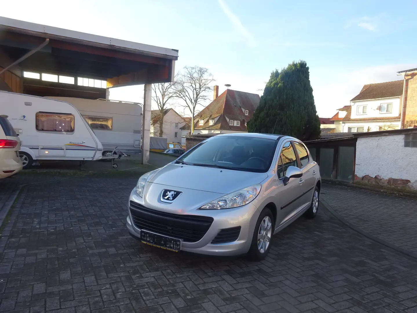 Peugeot 207 Tendance Grau - 1