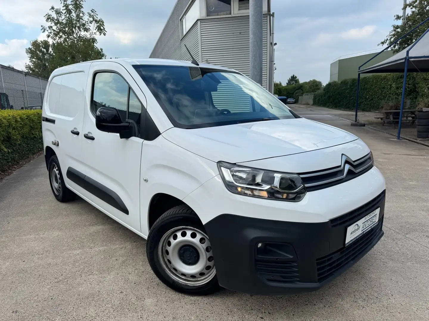 Citroen Berlingo Fourgon Club M 1000 1.2 PureTech 130CV BVA8 E6d Blanc - 1