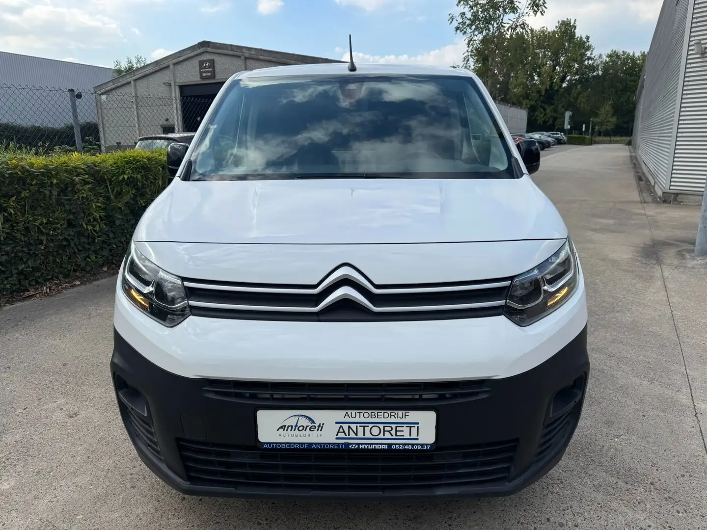 Citroen Berlingo Fourgon Club M 1000 1.2 PureTech 130CV BVA8 E6d Blanc - 2