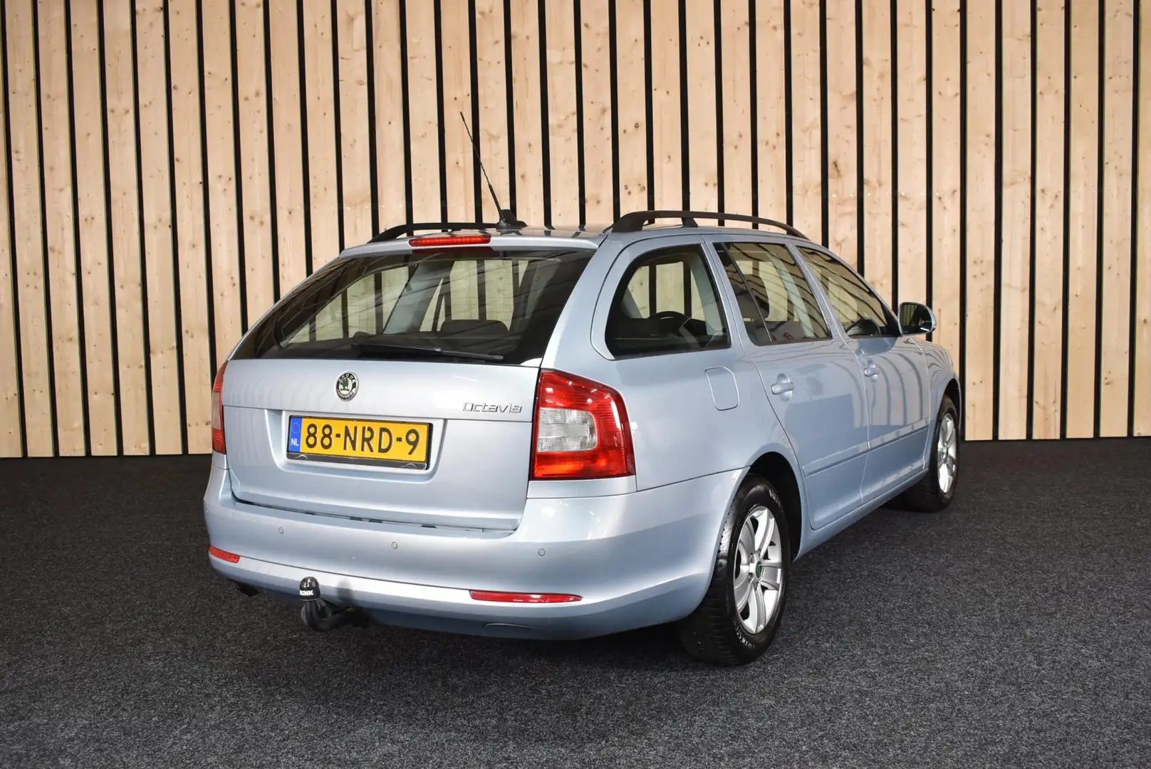 Skoda Octavia Combi 1.2 TSI Amb. Busin. Line 1e Eig. DSG Trekhaa Blauw - 2