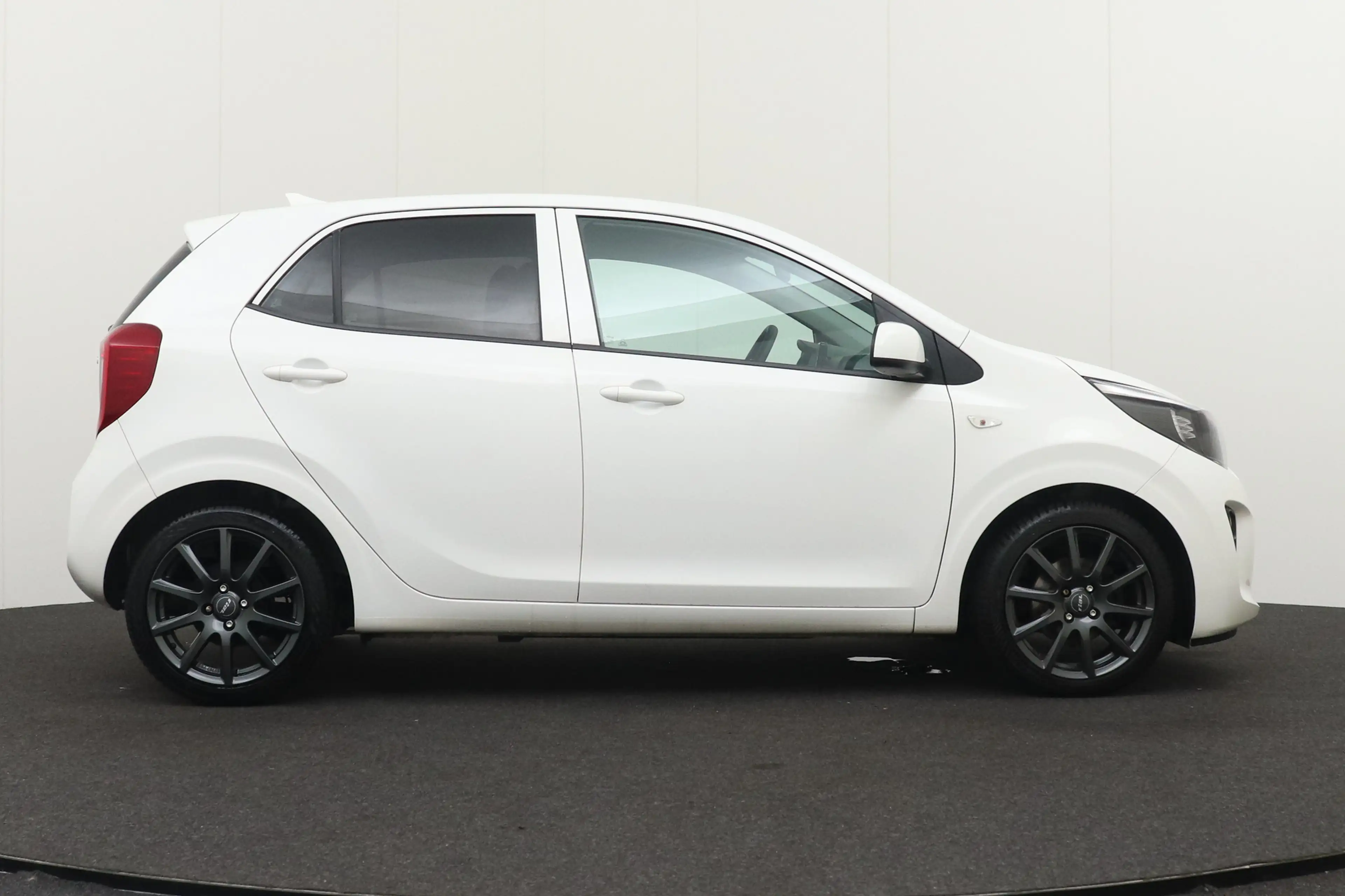 Kia Picanto 1.0 ComfortPlusLine Carplay Camera Cruise IQIQIQIQ — photo 6