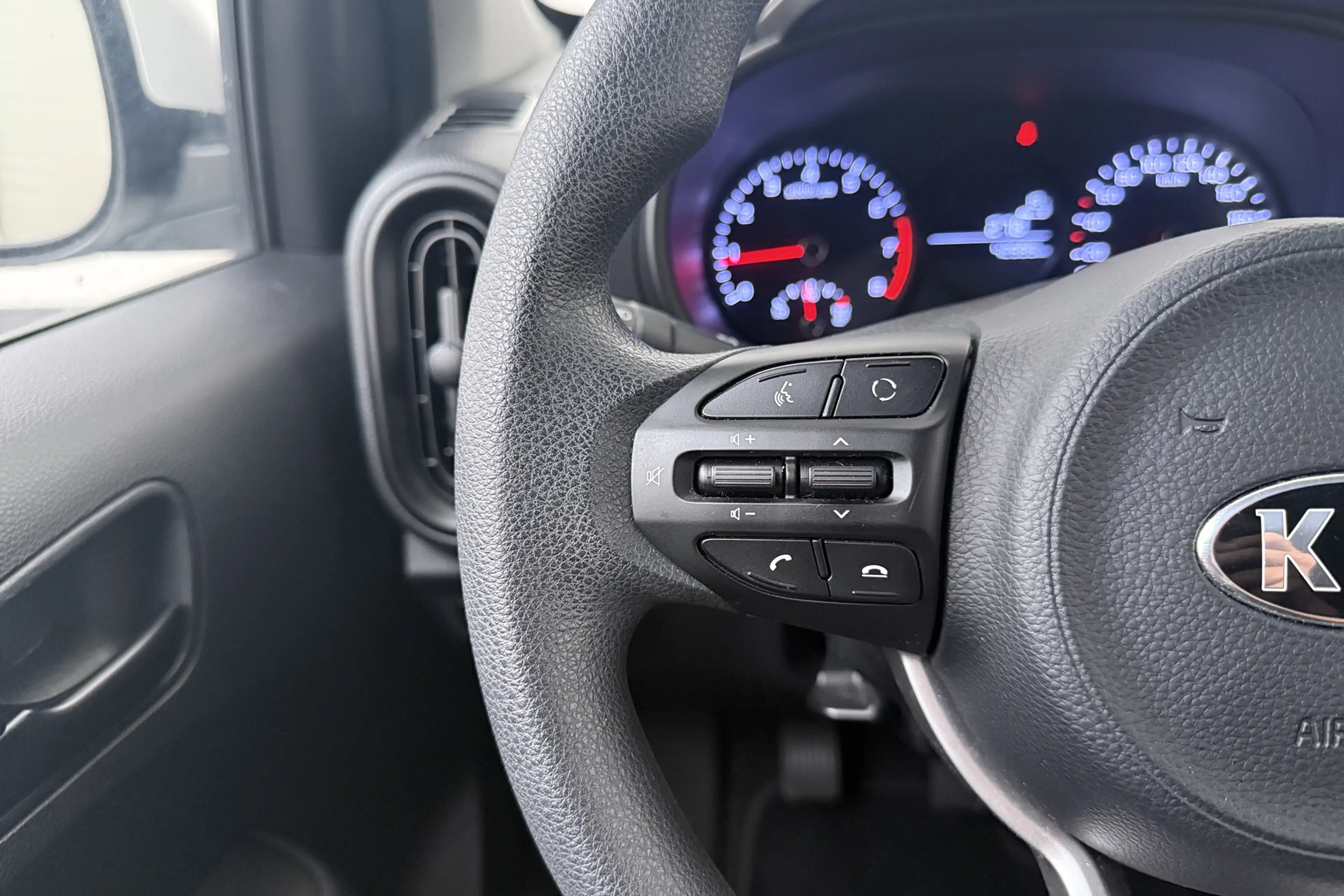 Kia Picanto 1.0 ComfortPlusLine Carplay Camera Cruise IQIQIQIQ — photo 17