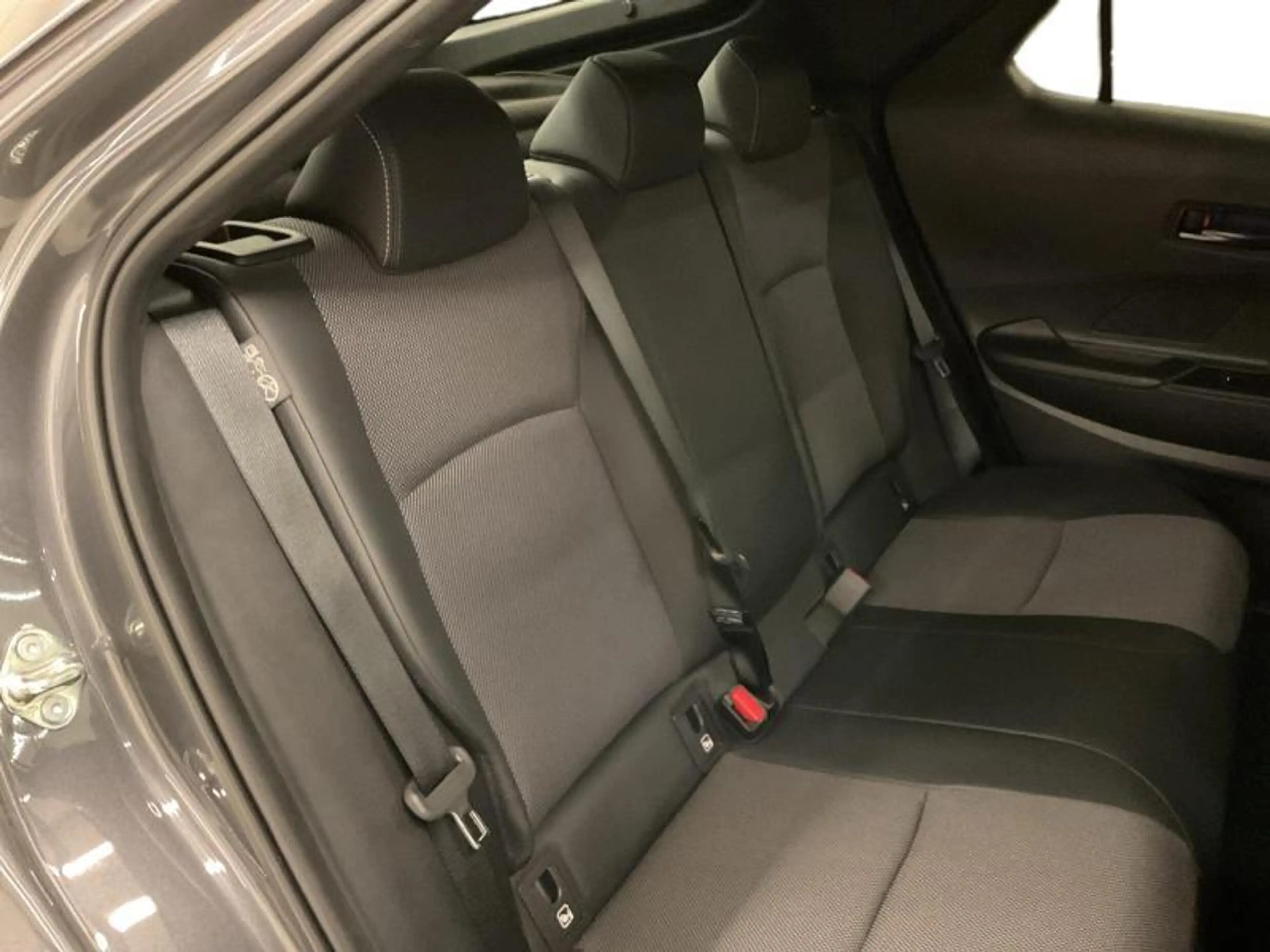 Toyota C-HR 140hp HEV Premium BiTone | carplay | camera — photo 10