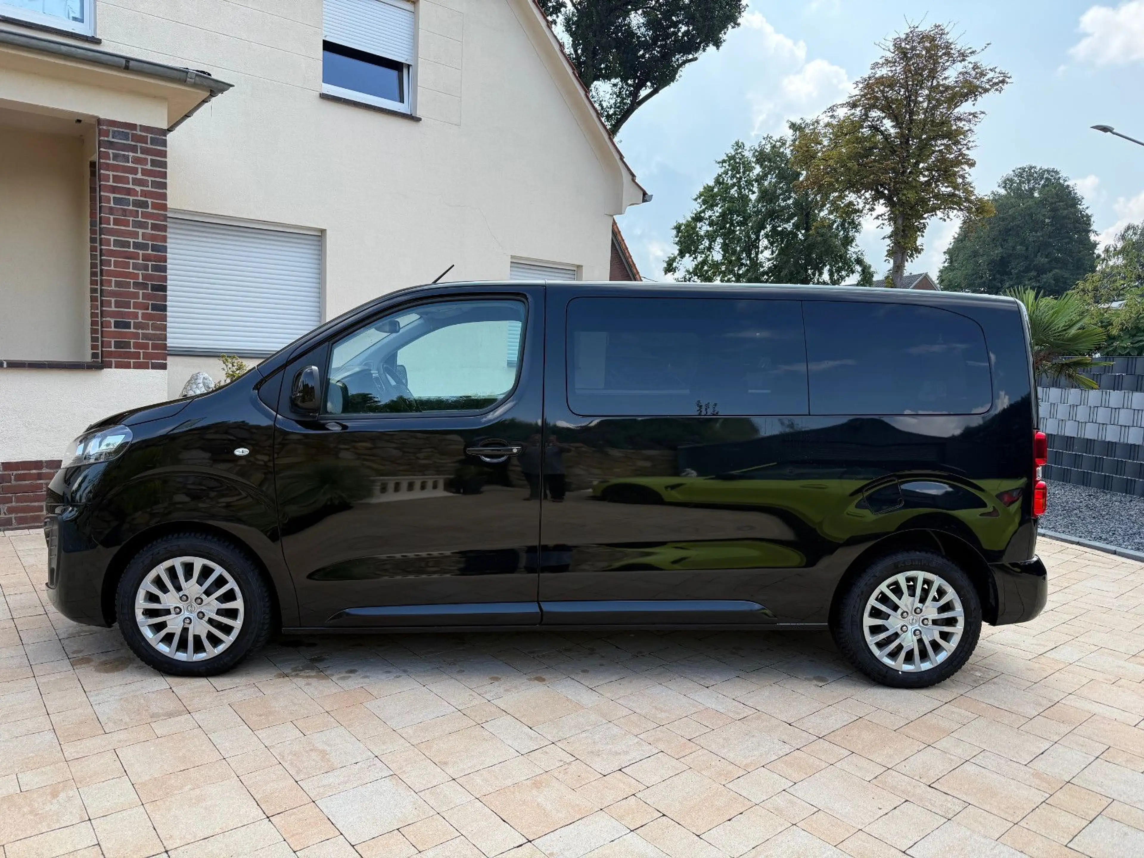 Opel Zafira Life 2.0 CDTi Selection L2+9 Sitze+Navi+ — photo 2