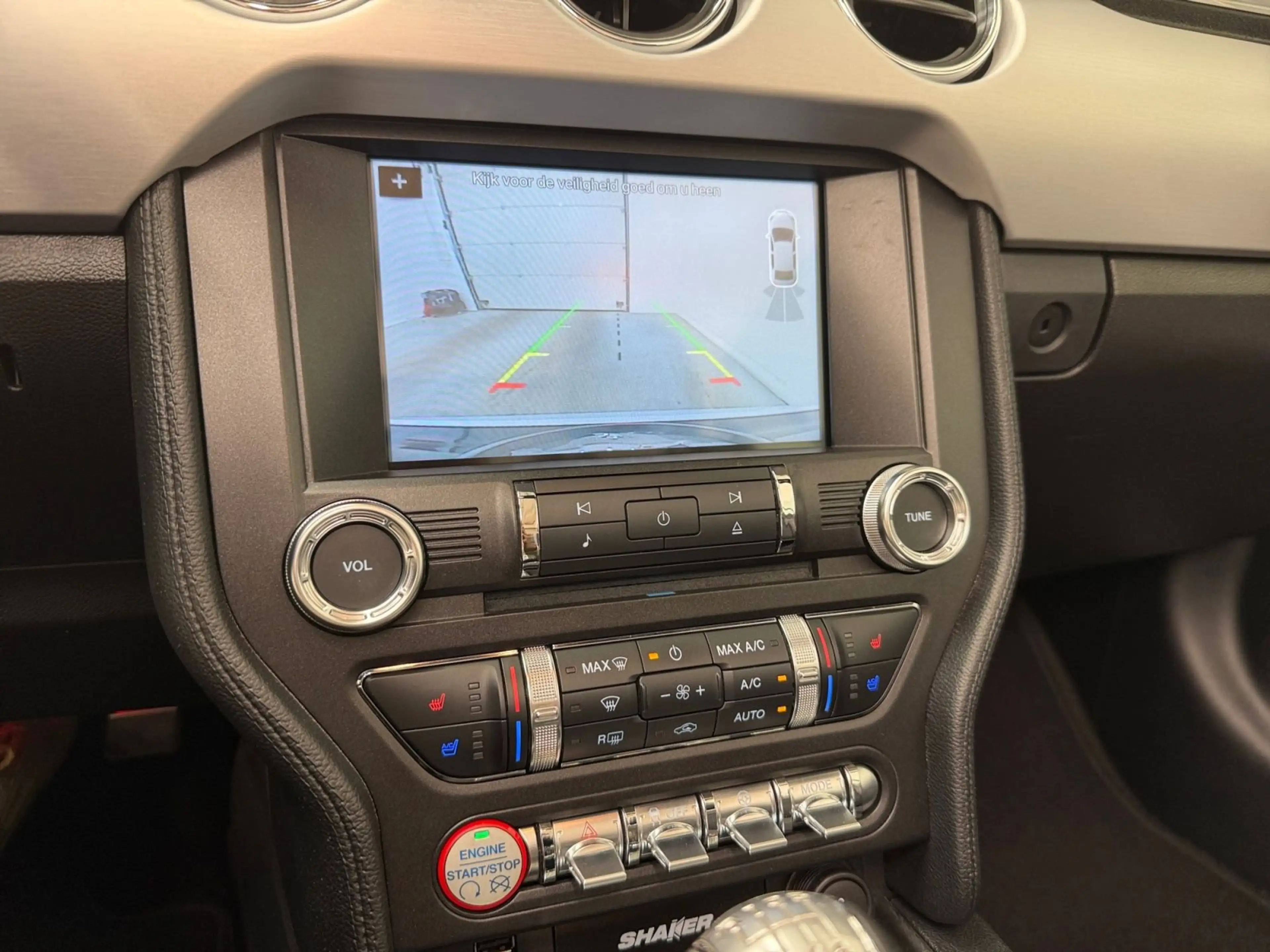 Ford Mustang 2.3 EcoBoost Cabrio — photo 11