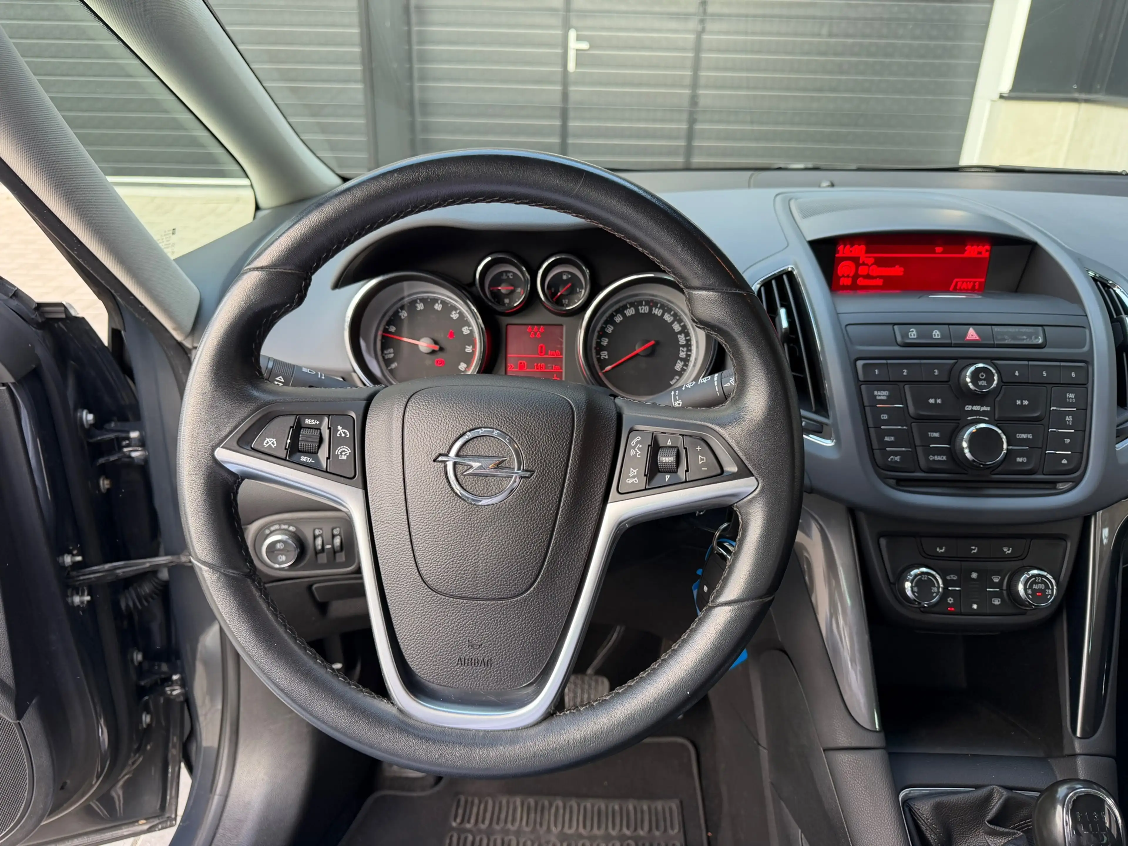 Opel Zafira Tourer 1.4 Cosmo 7p. / Cruise / Climate / PDC V+A / 17" I — photo 15