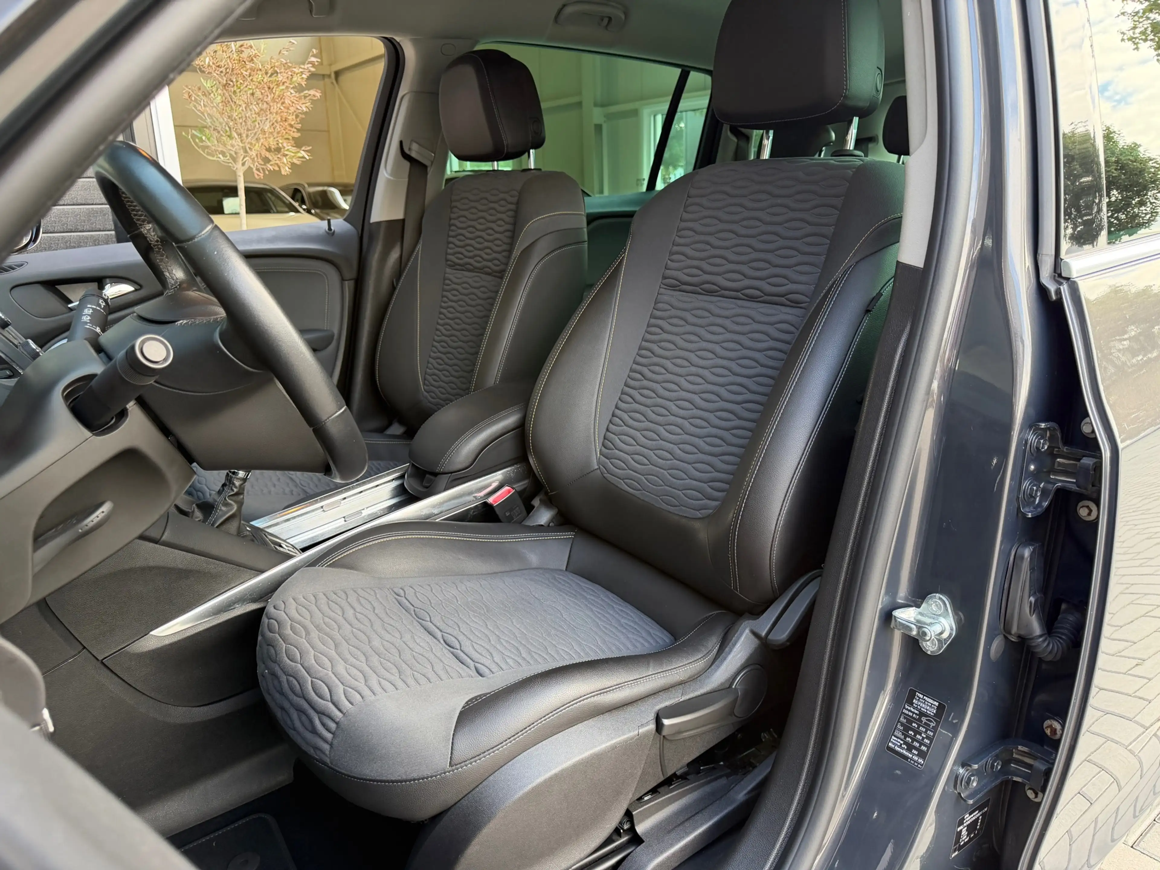 Opel Zafira Tourer 1.4 Cosmo 7p. / Cruise / Climate / PDC V+A / 17" I — photo 14