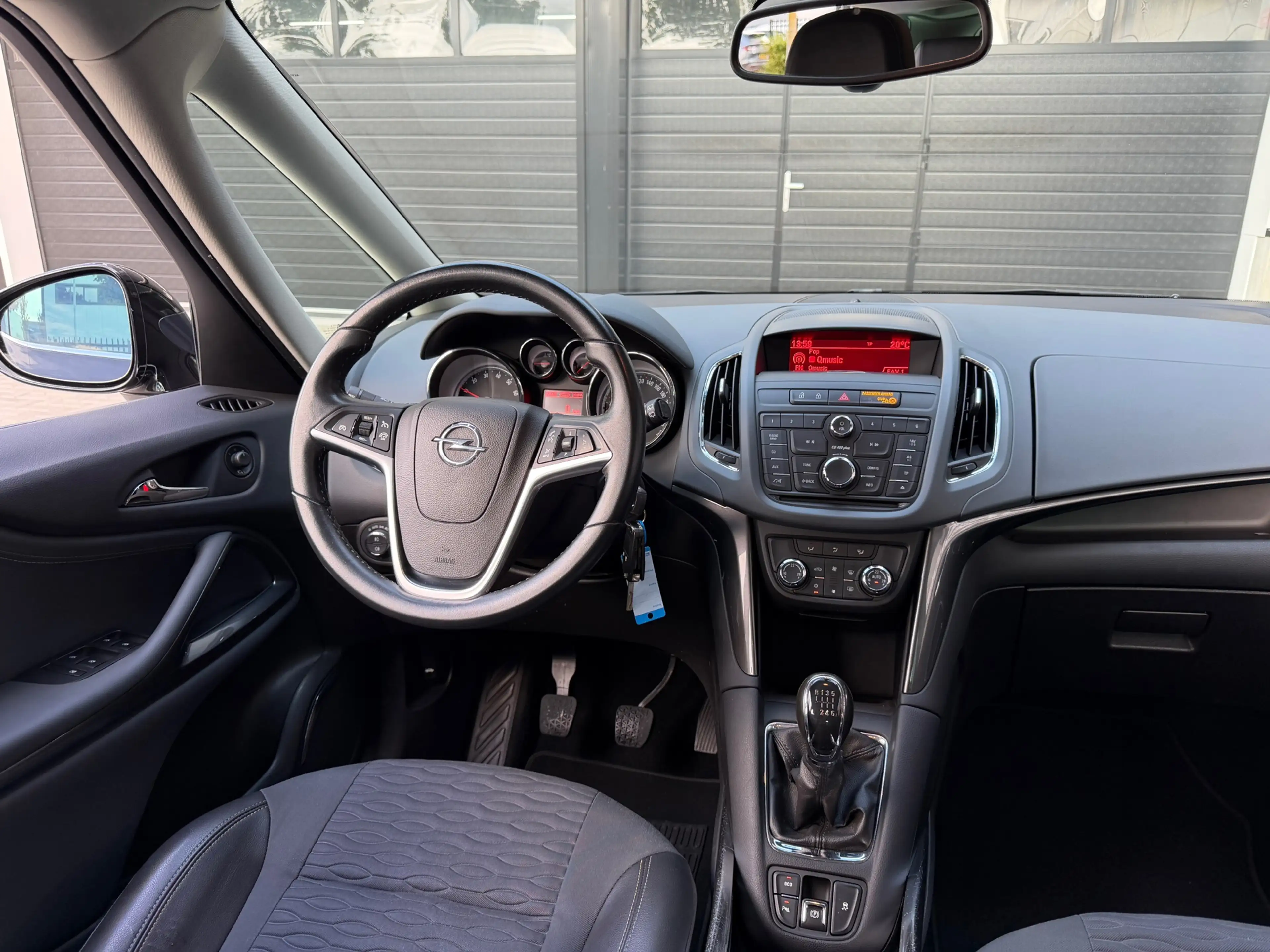 Opel Zafira Tourer 1.4 Cosmo 7p. / Cruise / Climate / PDC V+A / 17" I — photo 10