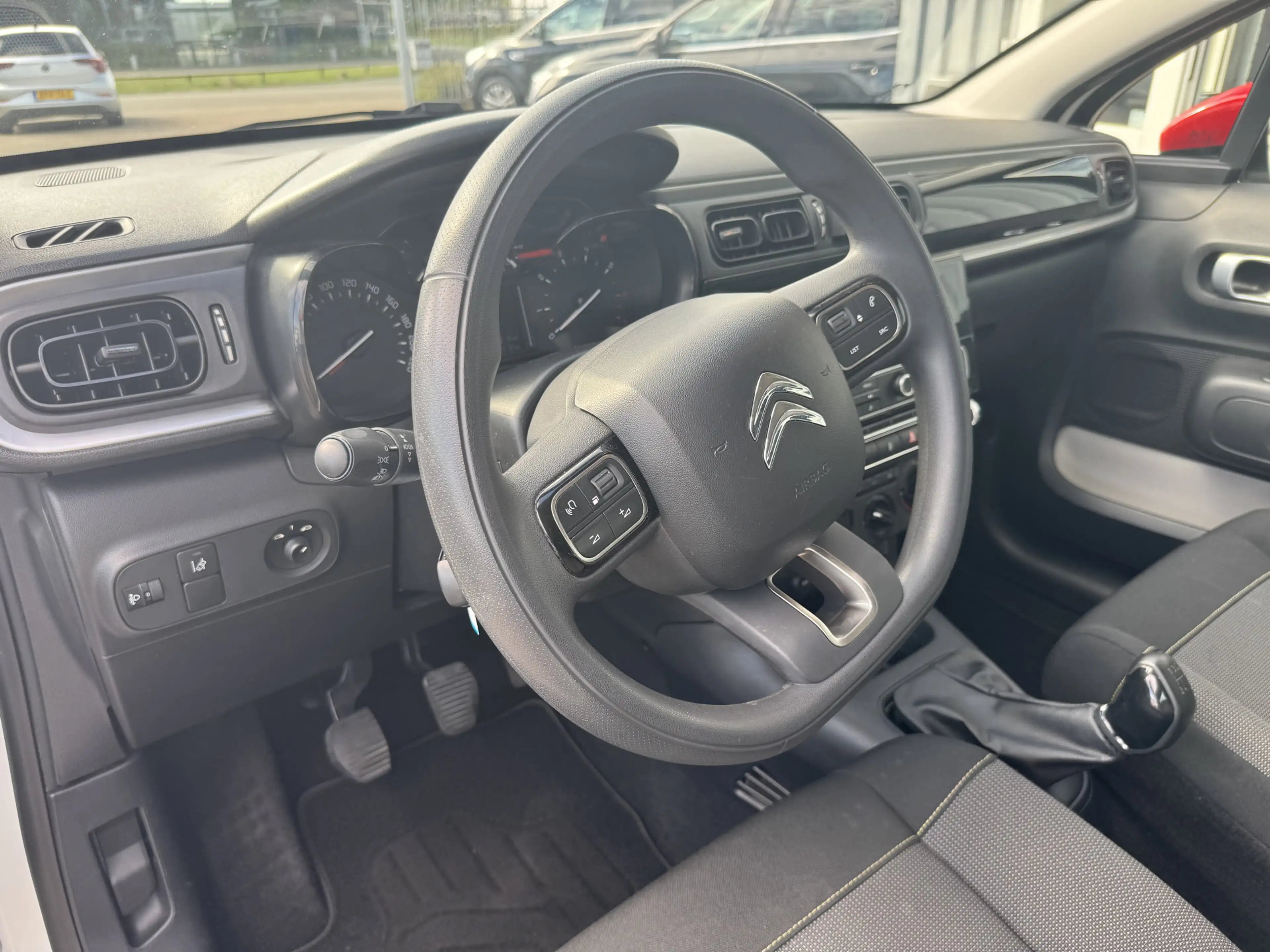 Citroen C3 1.2 PureTech Live — photo 8