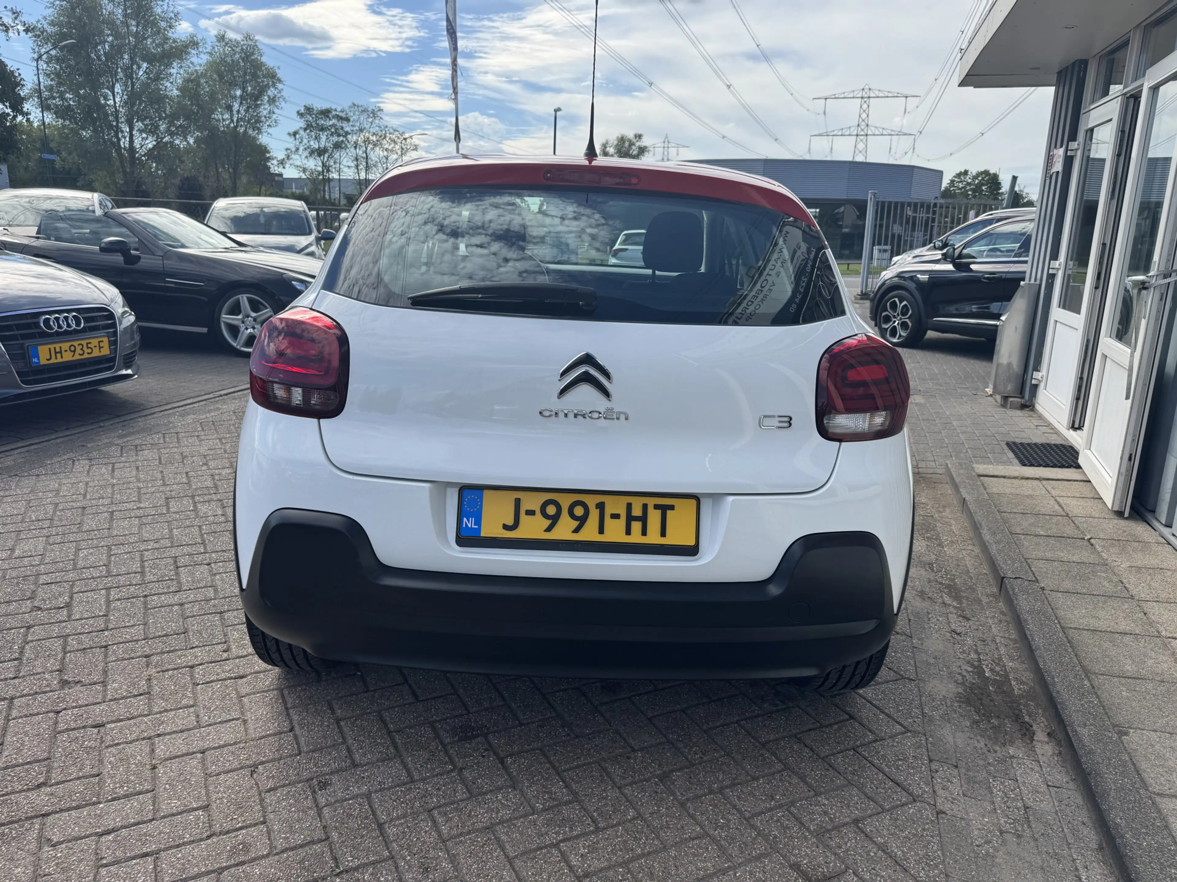 Citroen C3 1.2 PureTech Live — photo 3