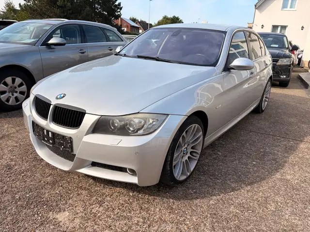 BMW 325 325 i M-Packet Navi,Klima,,AhK,pdc