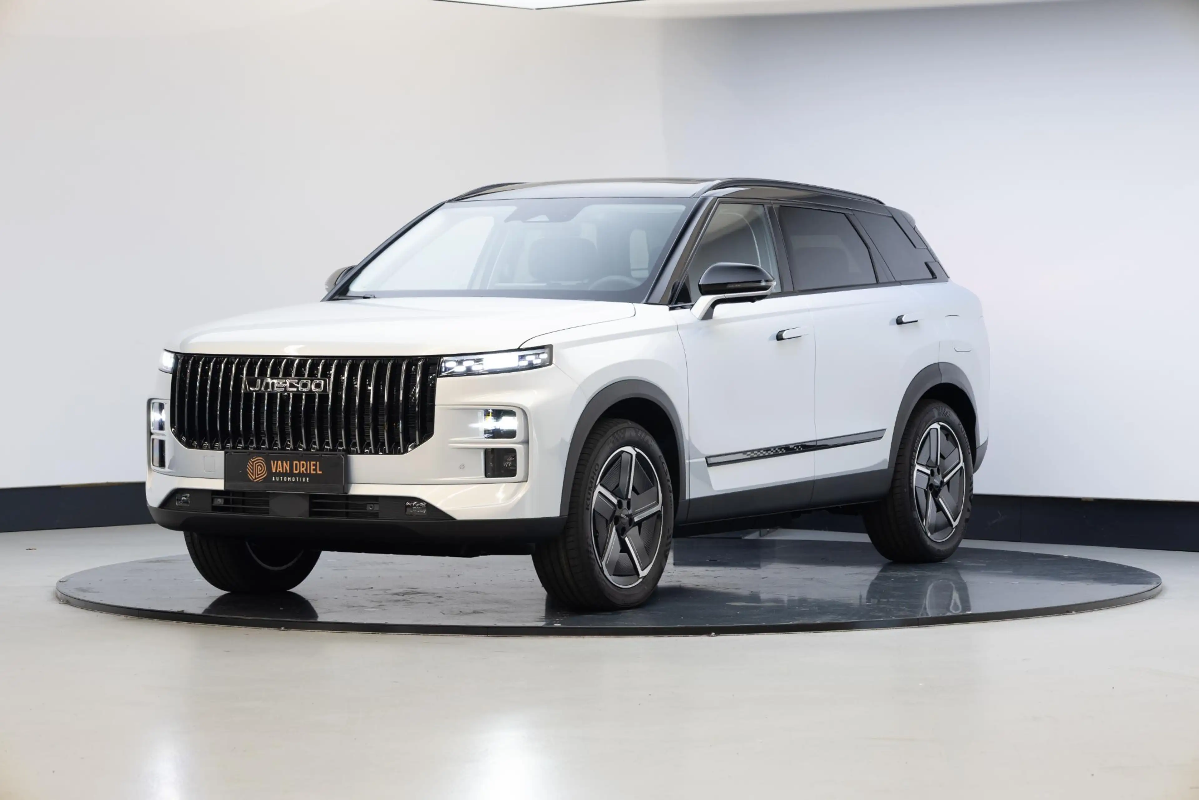 Jaecoo 7 1.5 GDI SHS-P Exclusive | Moonlight Silver & Car — photo 30