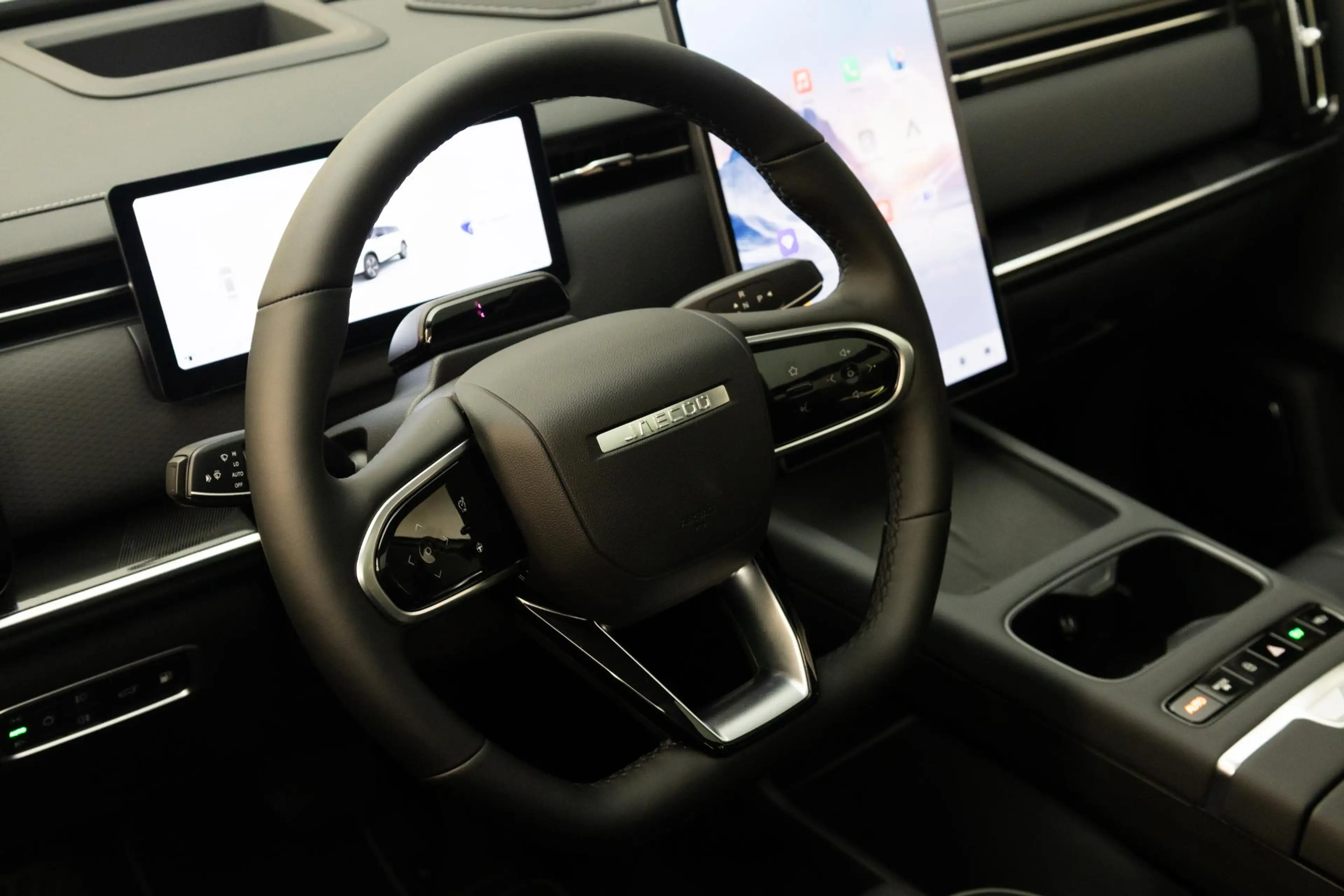 Jaecoo 7 1.5 GDI SHS-P Exclusive | Moonlight Silver & Car — photo 9