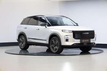 7 1.5 GDI SHS-P Exclusive | Moonlight Silver & Car